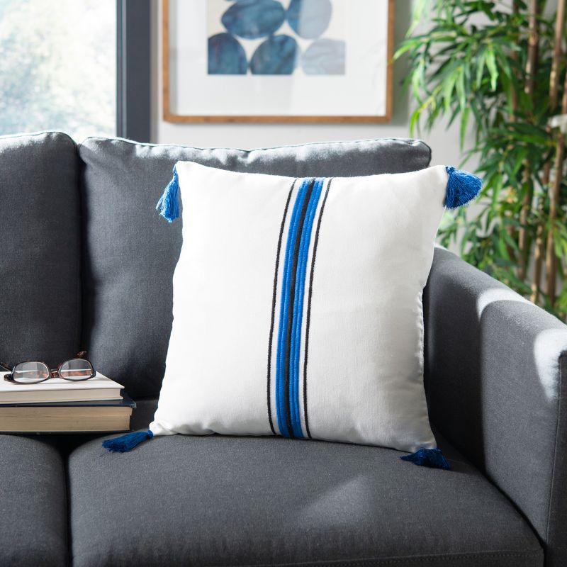 Orlanda Pillow - White/Navy - 16" x 16" - Safavieh