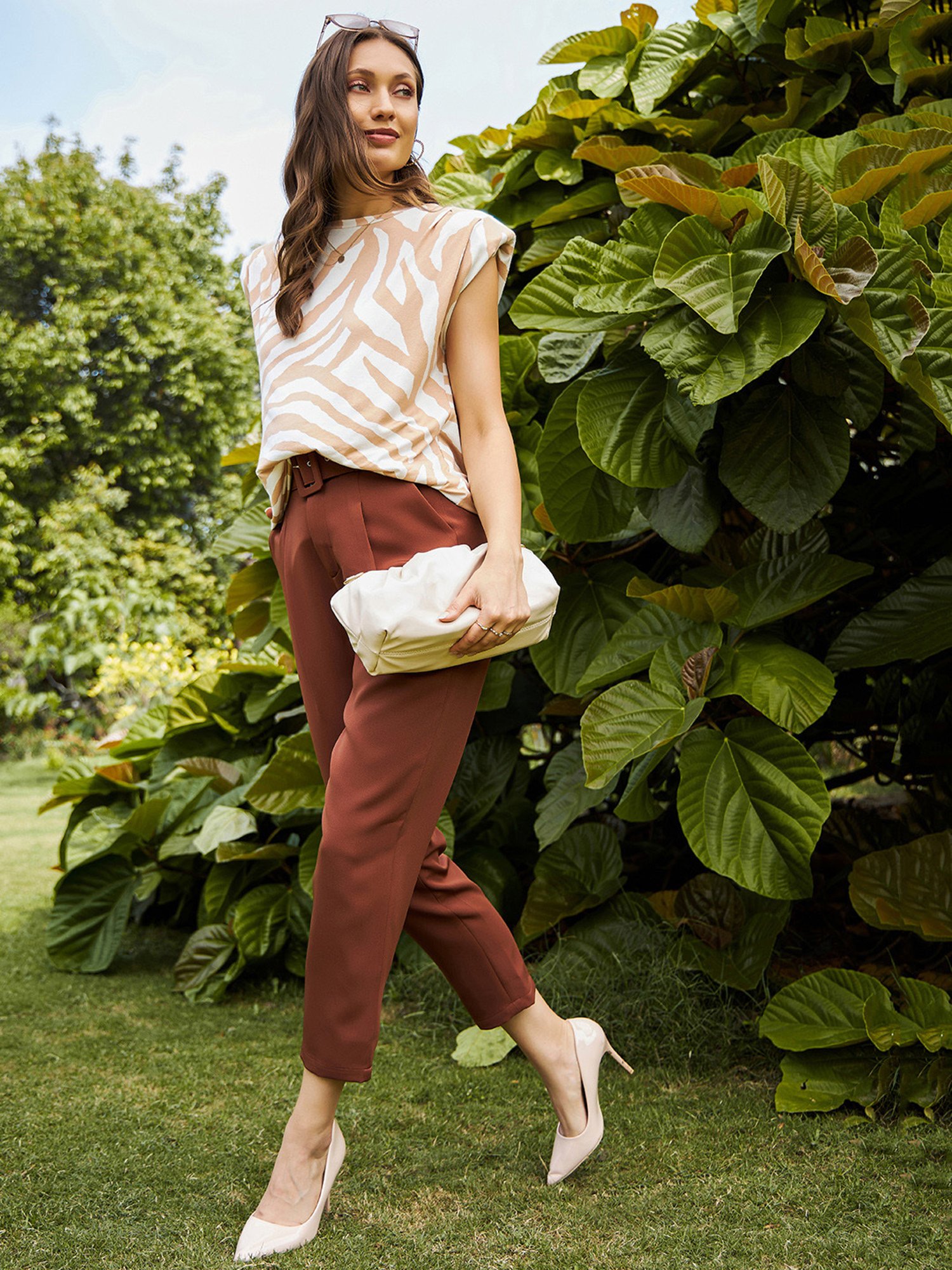 KASSUALLY Beige & Off White Cotton Printed T-Shirt