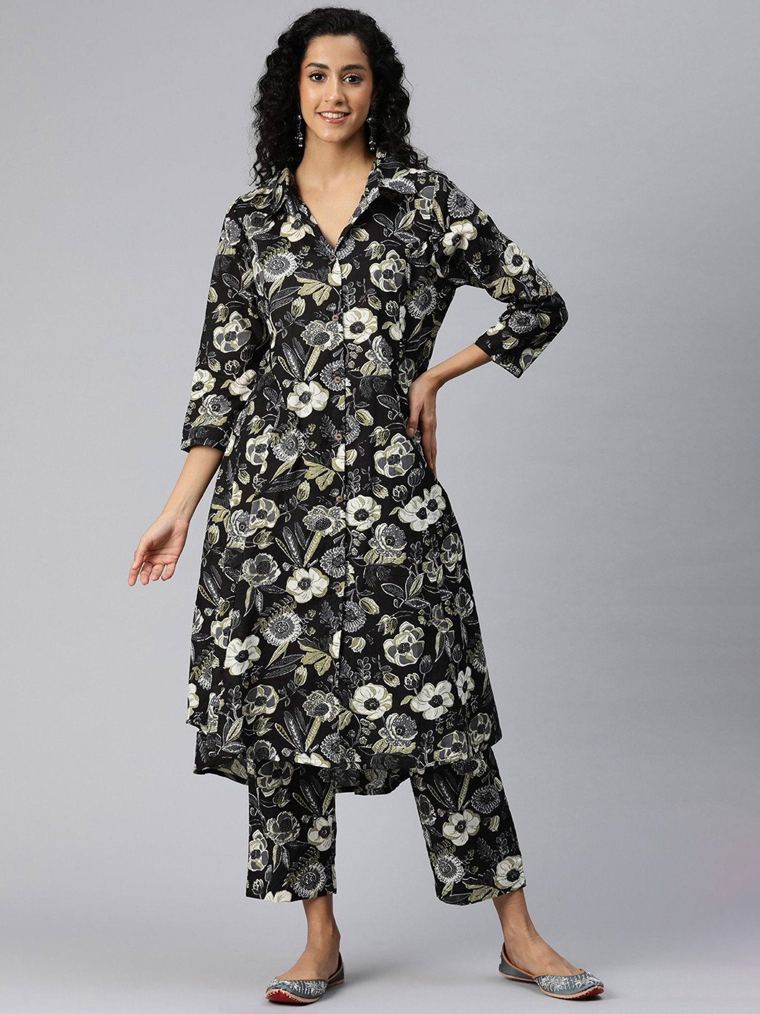 READIPRINT FASHIONS Black Cotton Floral Print Kurta Pant Set