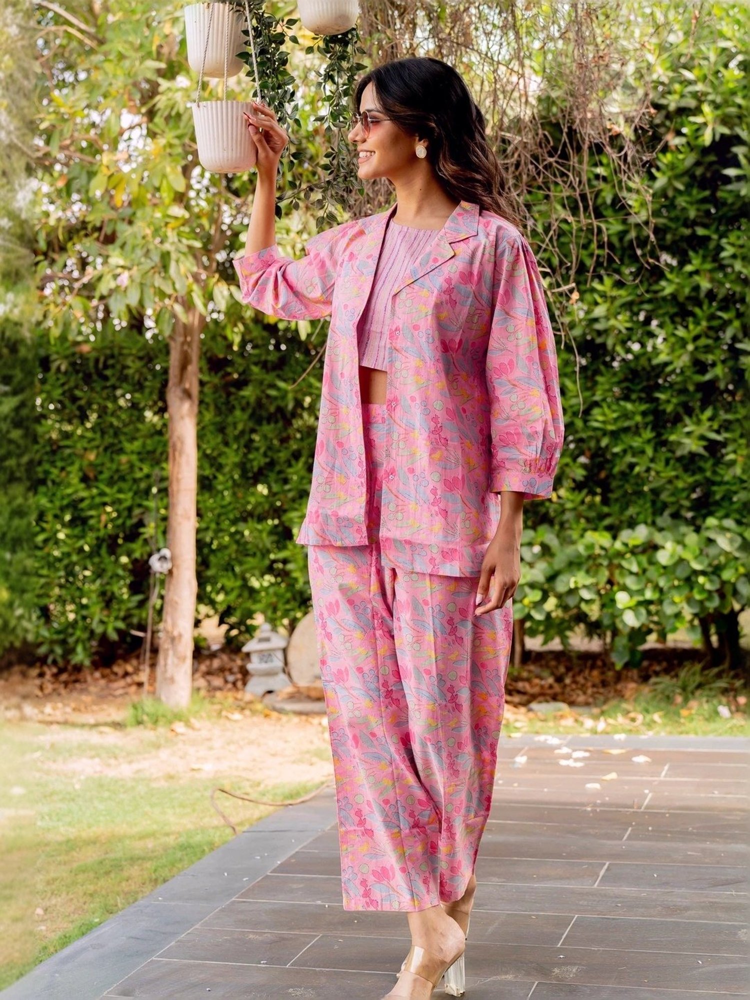 MIRCHI FASHION Pink Cotton Printed Crop Top Pant Set With Shrug