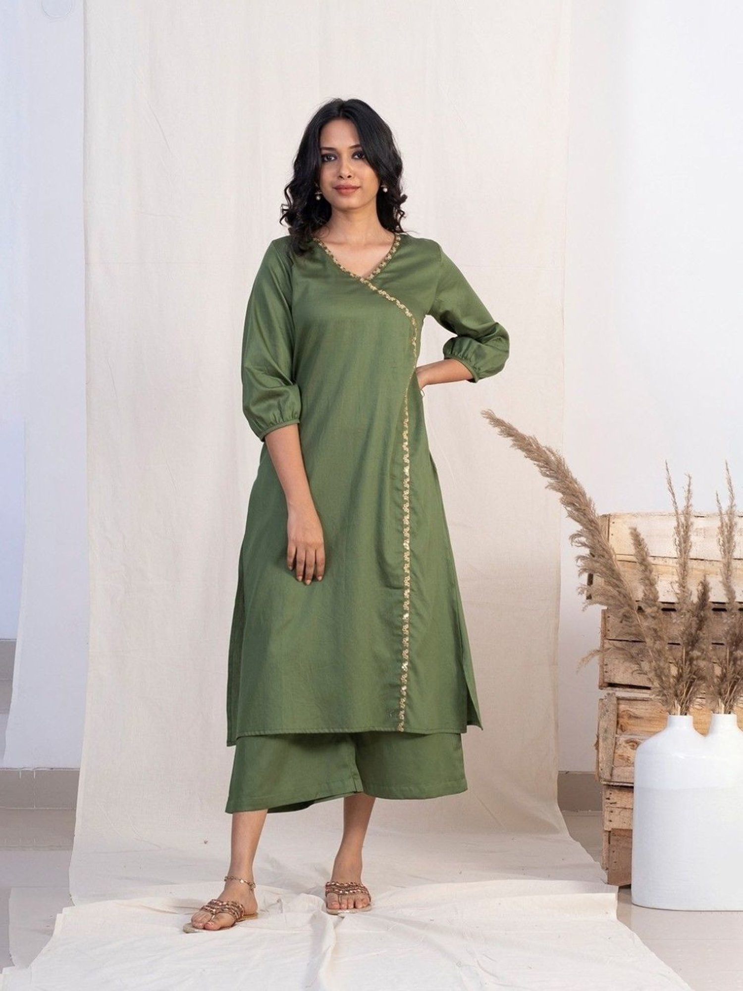 Akiso Jashn Green Angrakha Embroidery Kurta