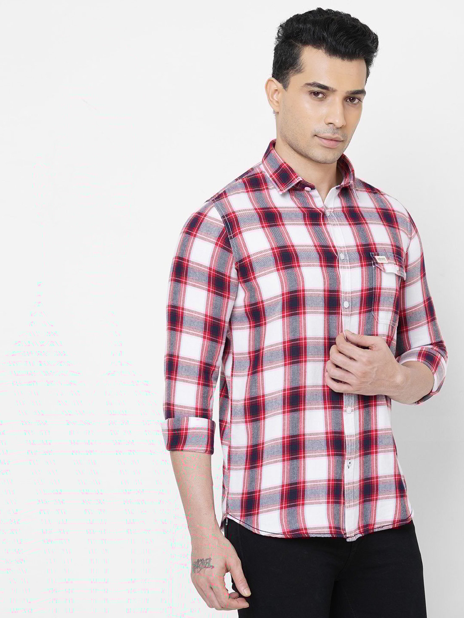 SOLEMIO White & Red Slim Fit Check Cotton Shirt