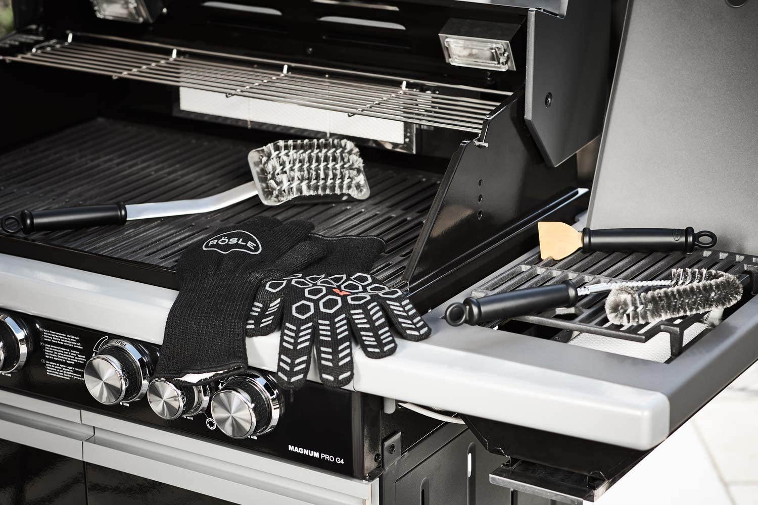 Rosle 25393 Universalschaber Scrap X Barbecue Scraper with Two-Sided Blade, Black/Brass Colour