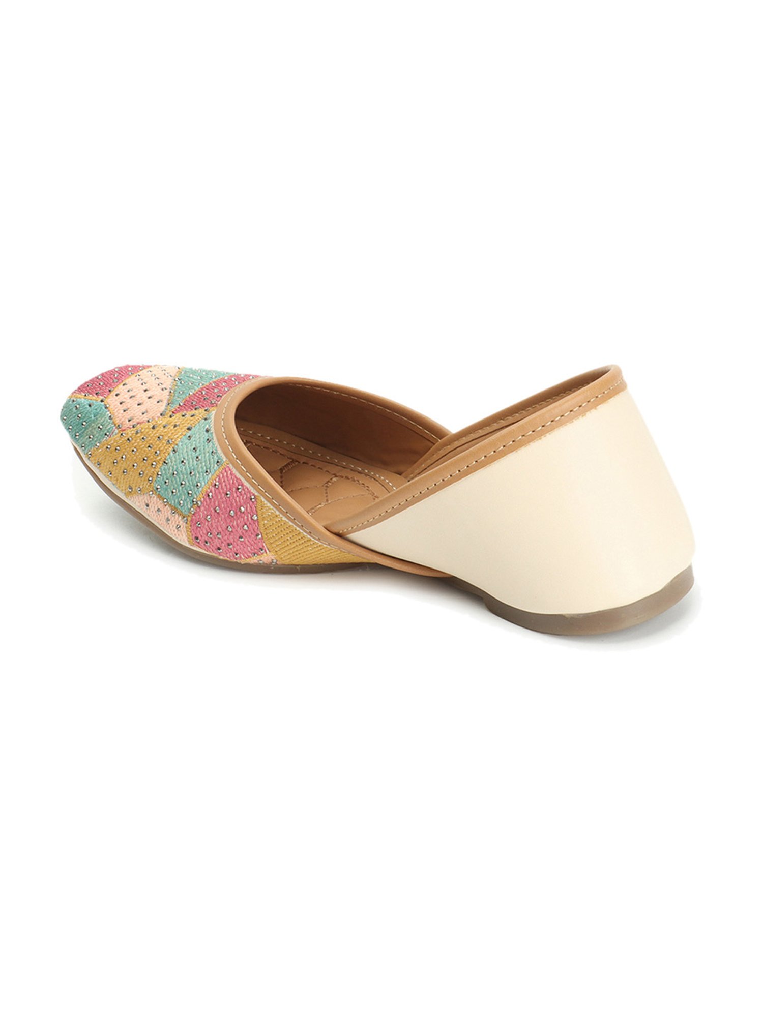Iconics Women's Cream Ethnic Juttis