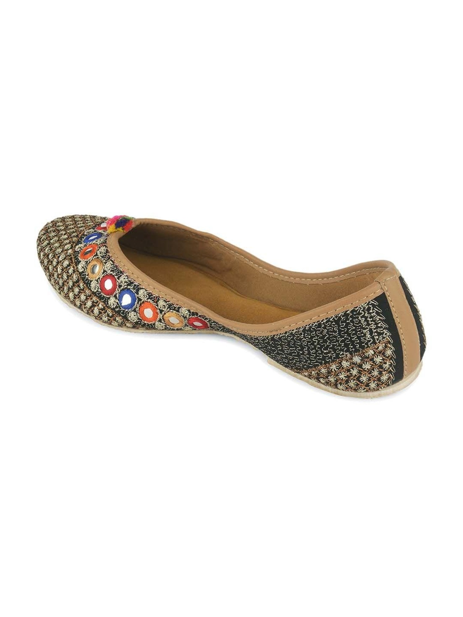 Desi Colour Women's Black Ethnic Juttis