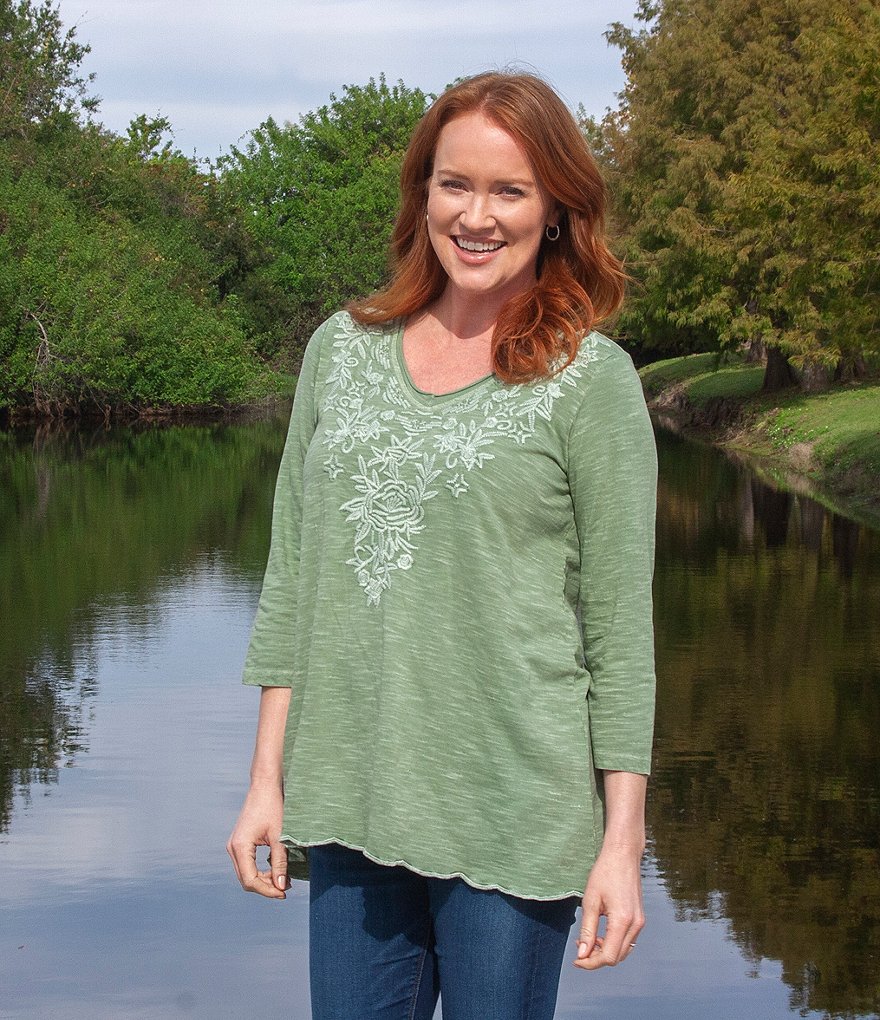 Karyn Seo Mari Vintage Tonal Embroidered V-Neck 3/4 Sleeve Scalloped Hem Cotton Tunic Top