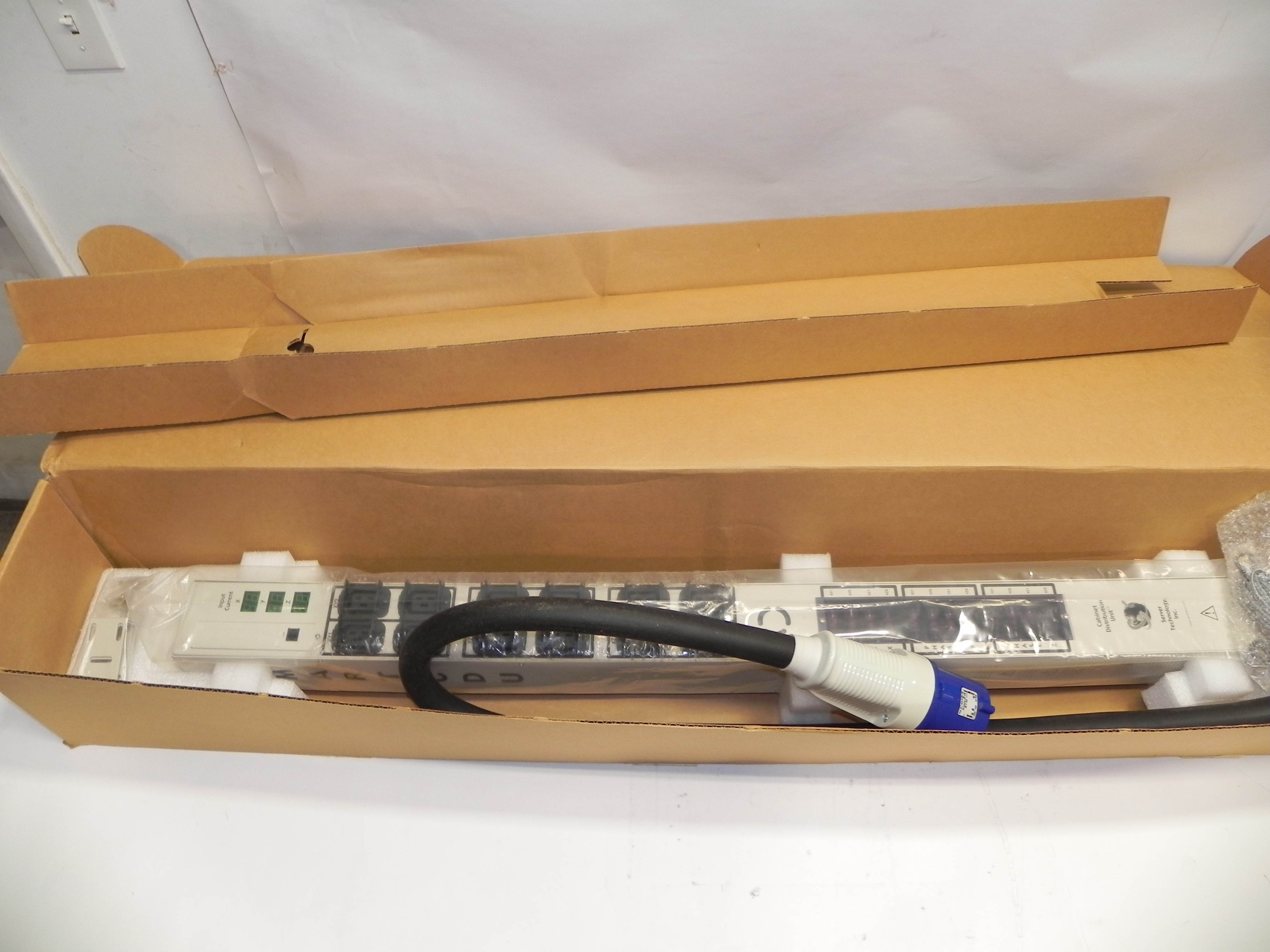 Sentry CL-12VD-P603 CL-12VD-P603 Rack PDU Metered ZeroU 12.5kW 208V