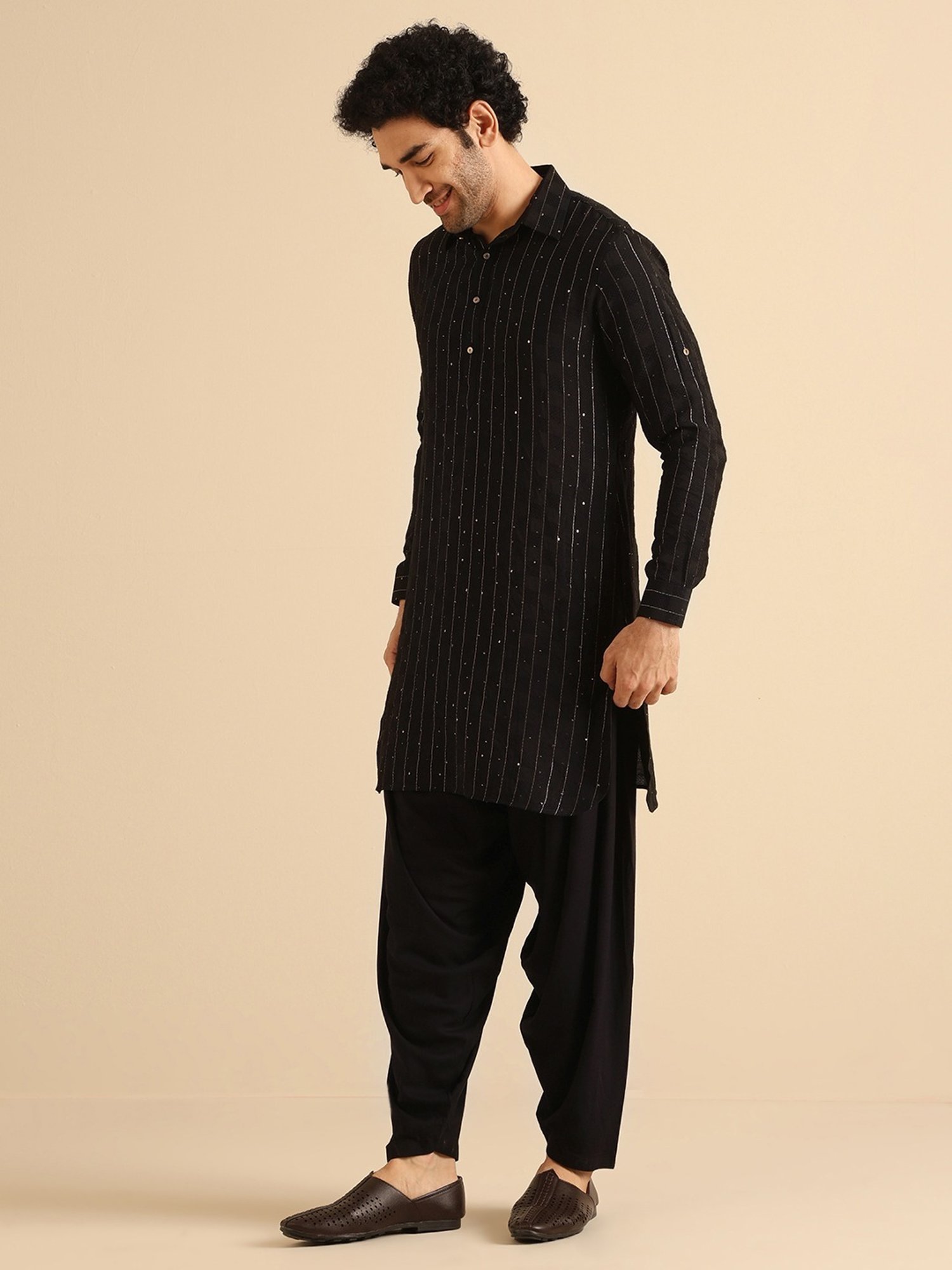 Kisah Black Regular Fit Striped Kurta Bottom Set