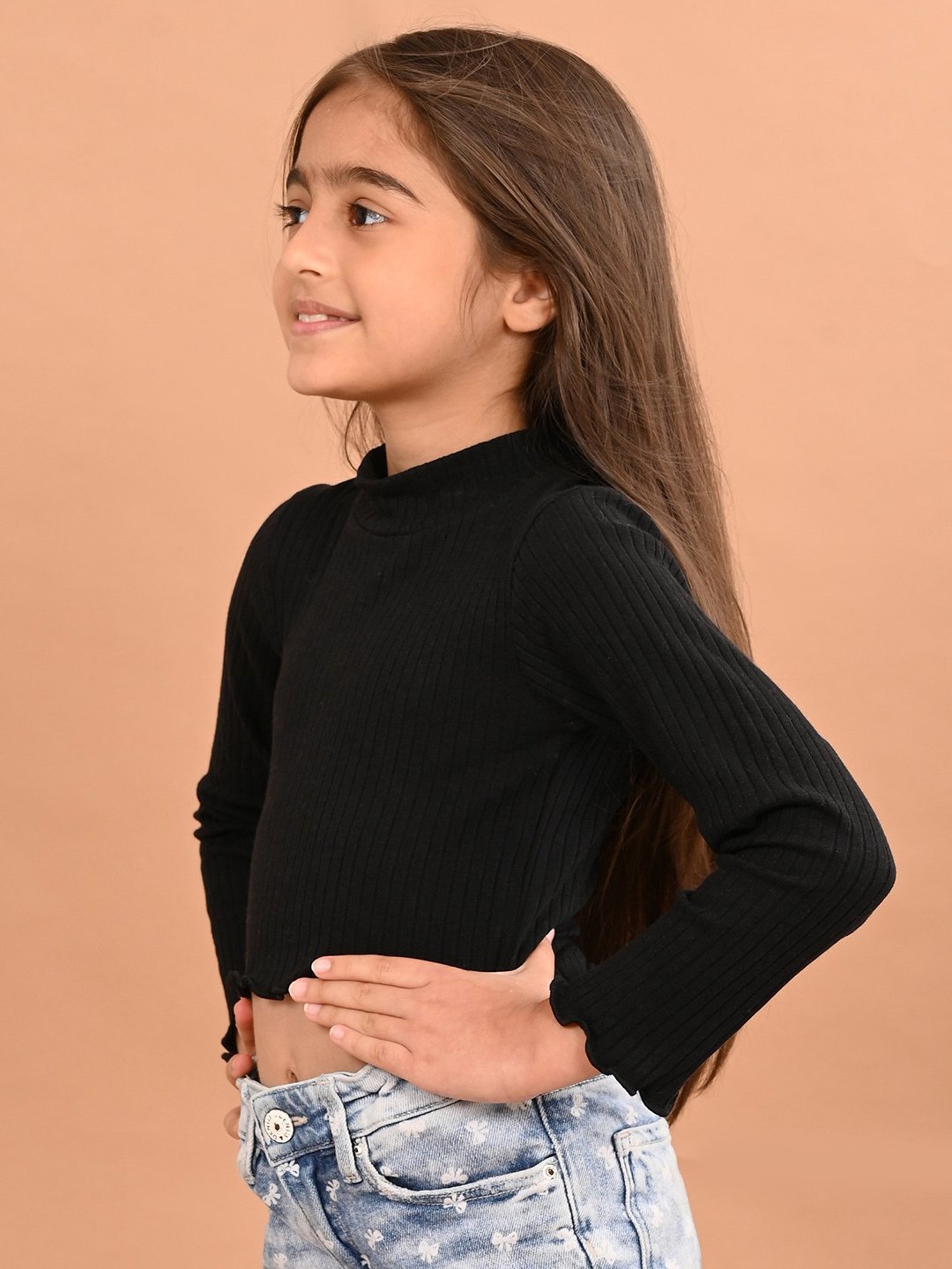 LilPicks Kids Black Solid Full Sleeves Crop Top