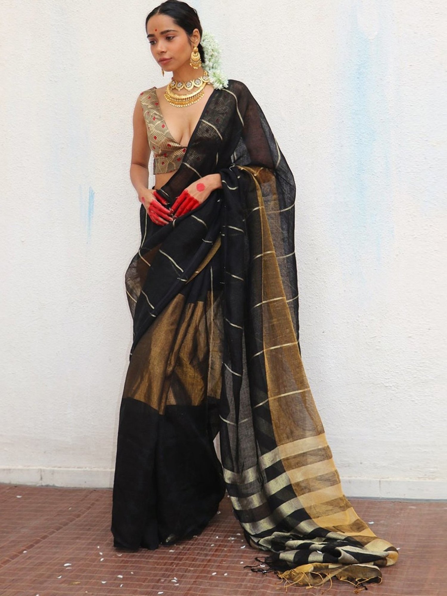 Chidiyaa Black Chandni Raatein Mrinmoyee Handwoven Linen Zari Saree