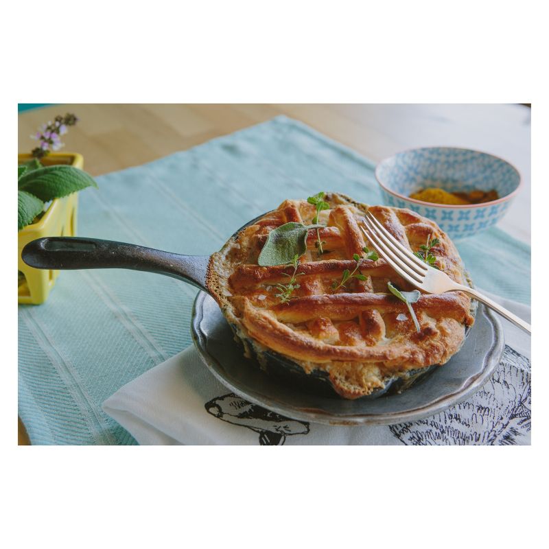 Victoria Small Preseasoned Cast Iron Egg Skillet and Tapas Pan - 6.5"