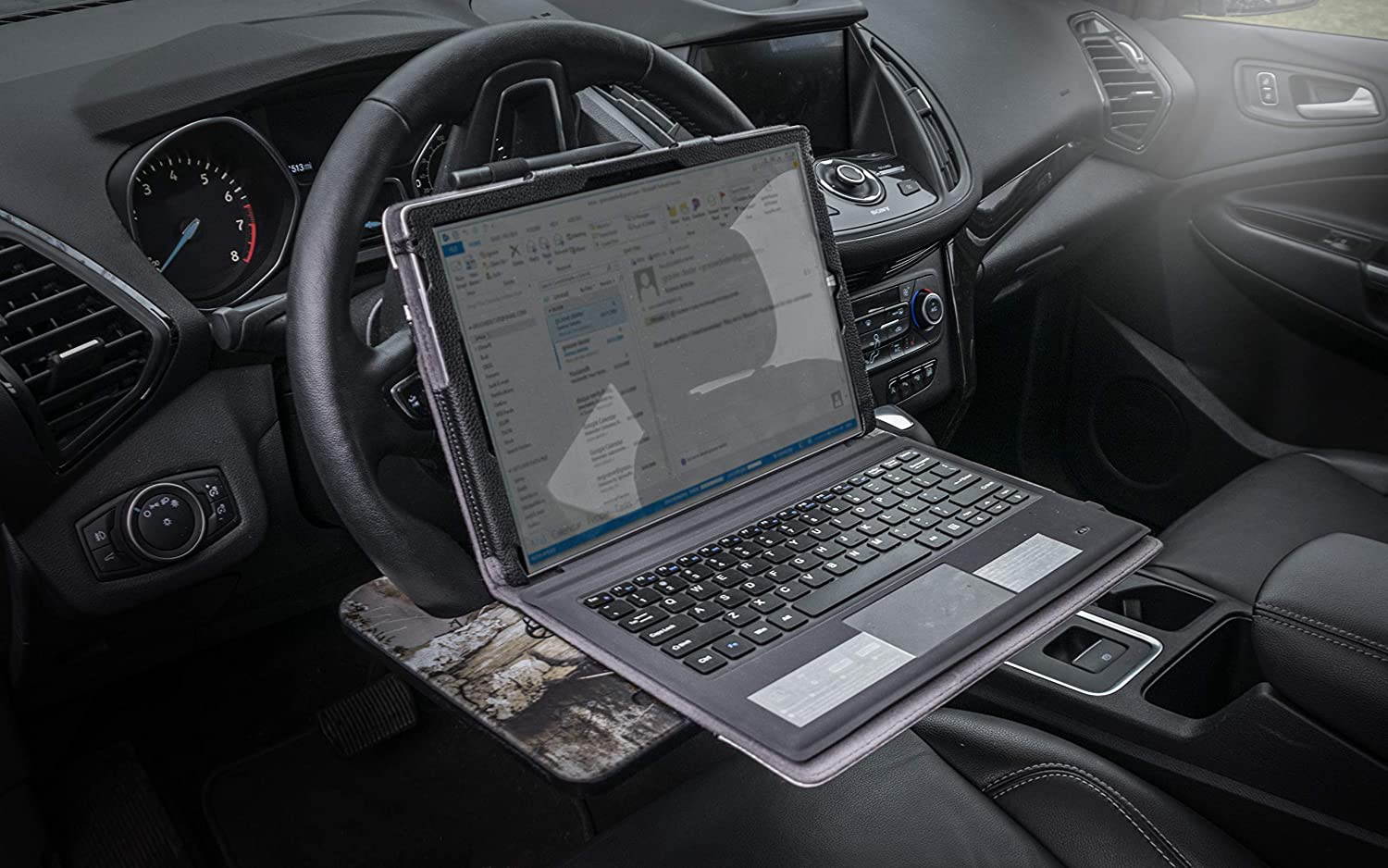 AutoExec AUE13070 Wheelmate Car Desk Realtree Edge Camouflage Steering Wheel Tray for Laptop, Writing Space and Eating on The Go
Wheelmate RTEC