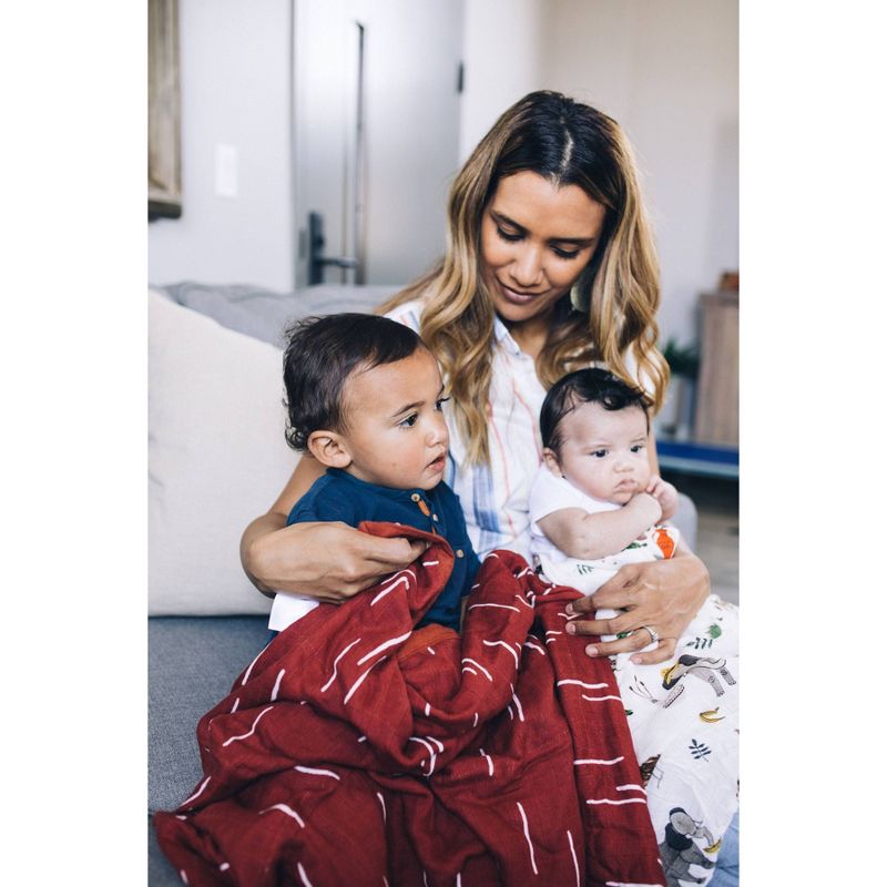 Little Unicorn Deluxe Muslin Quilt - Safari Social