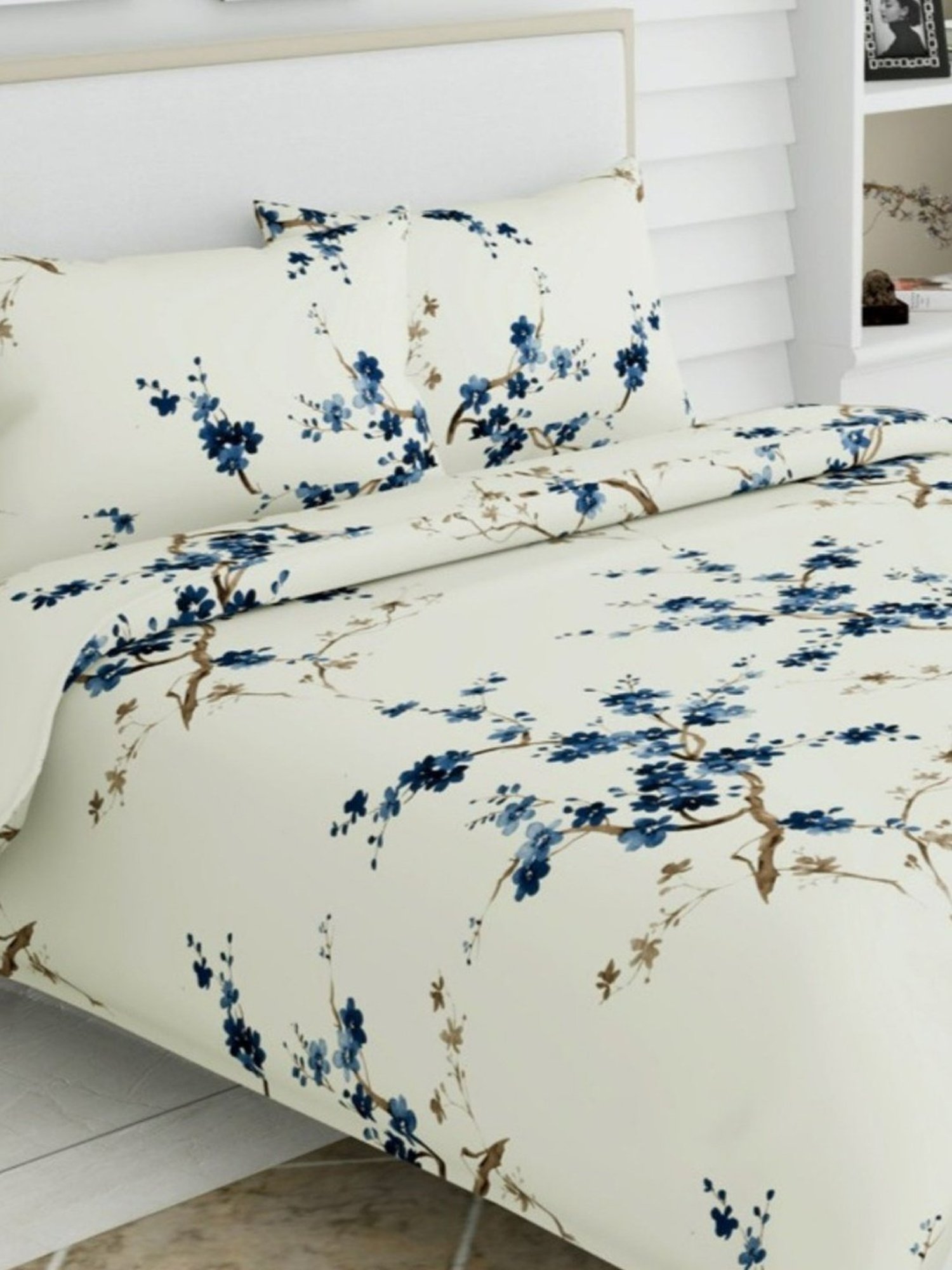 Haus & Kinder Floral Grace Printed Blue 186 TC Cotton Bed Sheet with 2 Pillow Covers