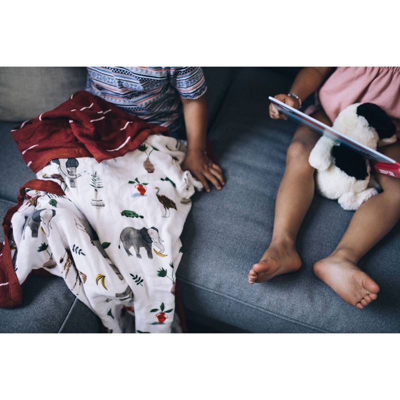 Little Unicorn Deluxe Muslin Quilt - Safari Social