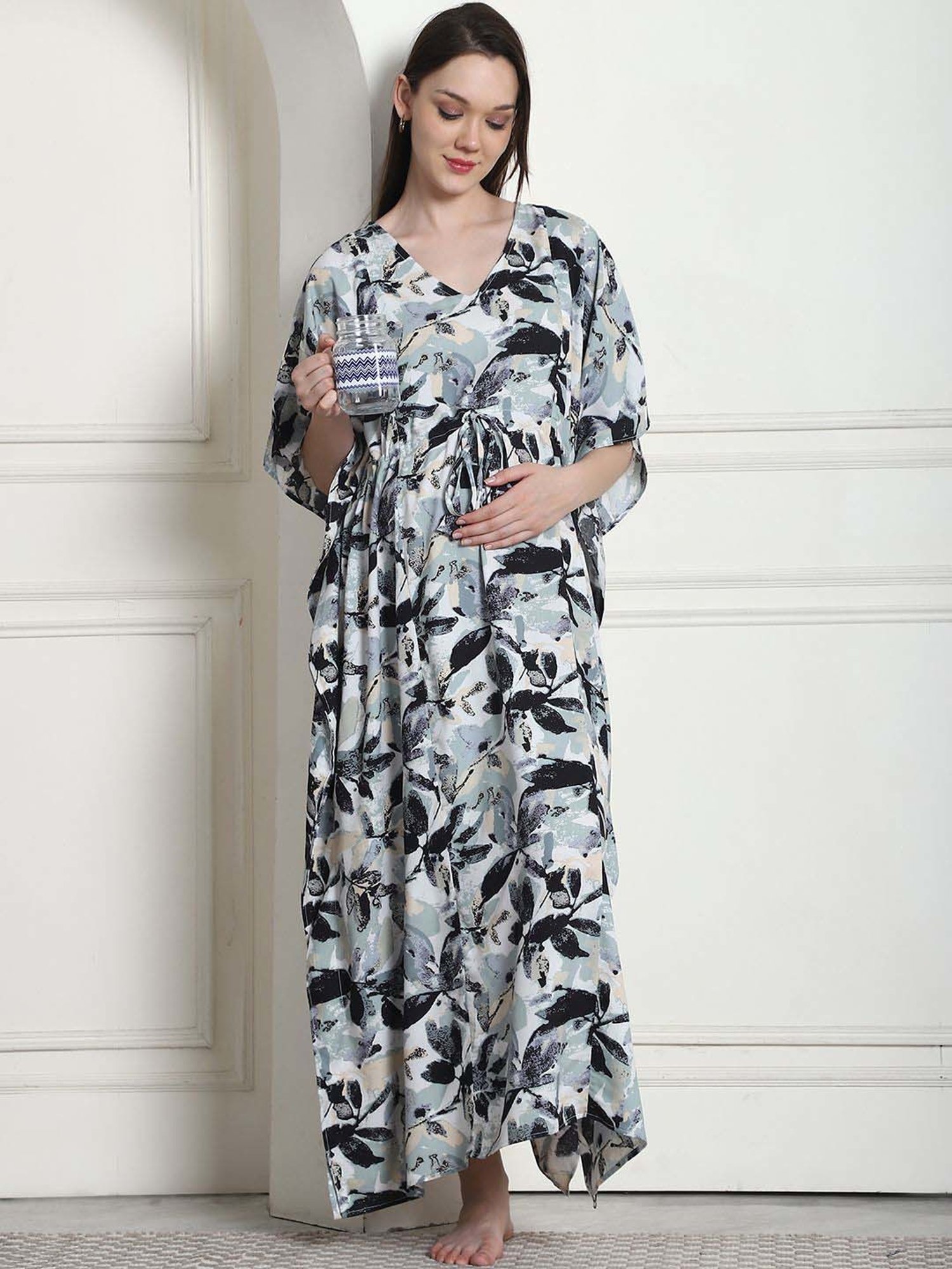 Secret Wish Black Rayon Floral Straight Kaftan