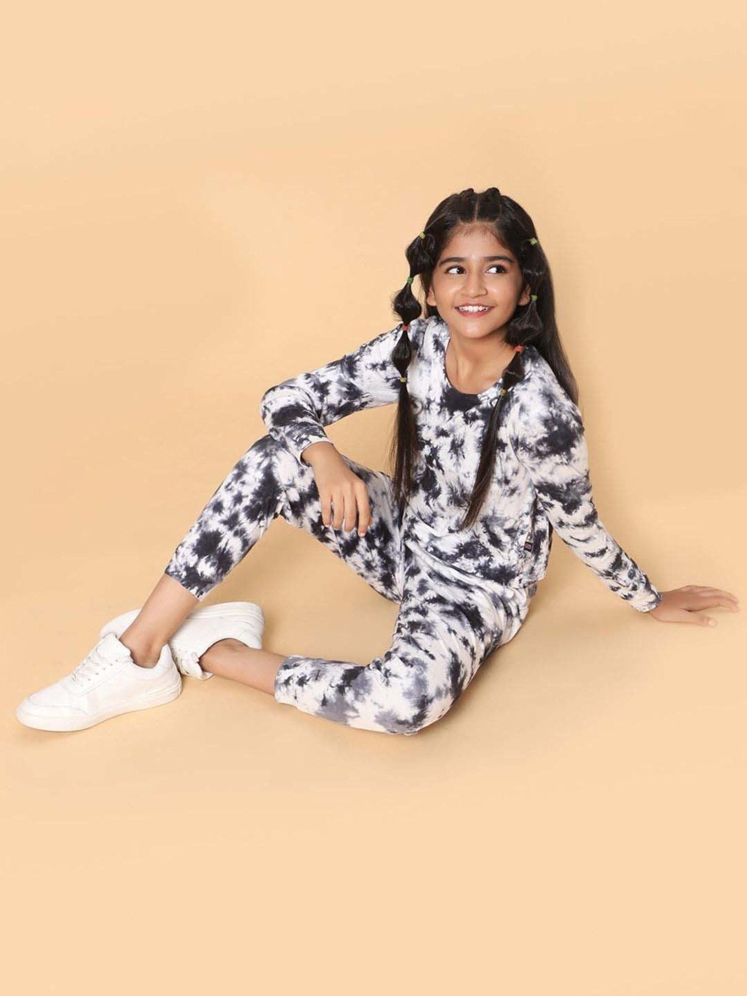 Akkriti by Pantaloons Kids Red & Cream Embroidered Kurta Set