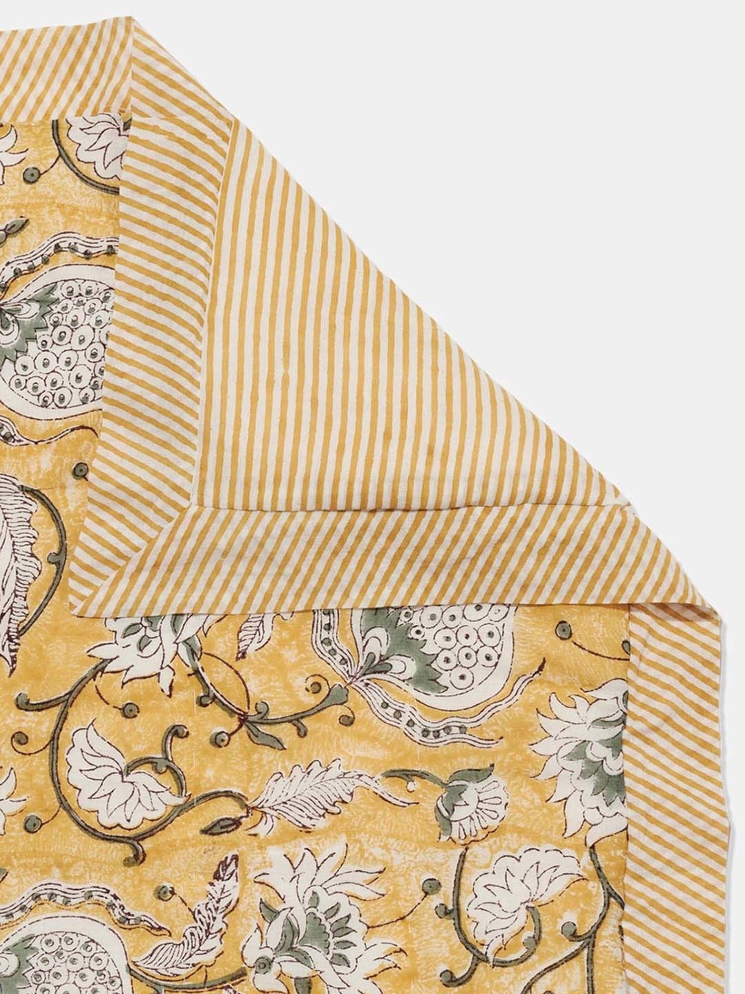 Welspun Bliss Light Silver & Blue Microfibre 120 GSM Shell Double Bed Quilt