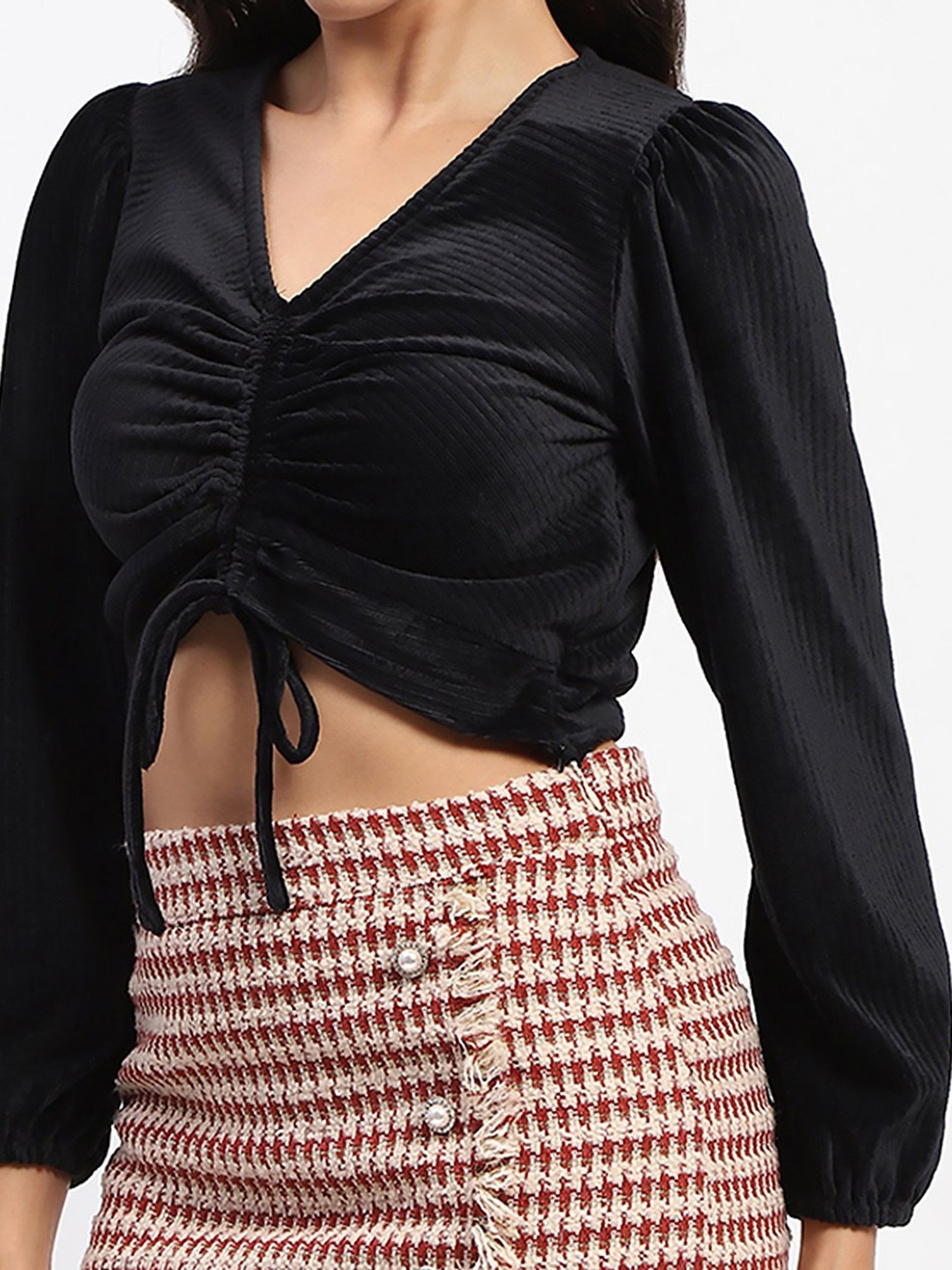 MADAME Black Relaxed Fit Crop Top