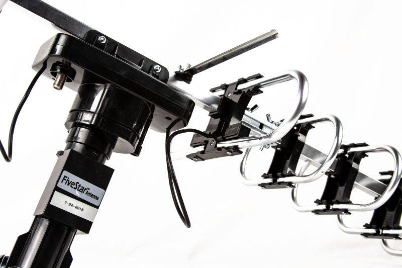 FSA-3806 Outdoor 4K HDTV Antenna Up to 200 Mile with Motorized 360 Degree Rotation Design, 2019 newest model UHF/VHF/FM Radio with Remote Control plus Installation Kit