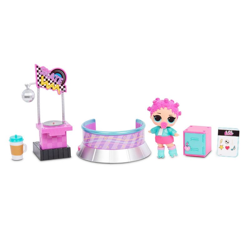 L.O.L. Surprise! Furniture Roller Rink with Roller Sk8er