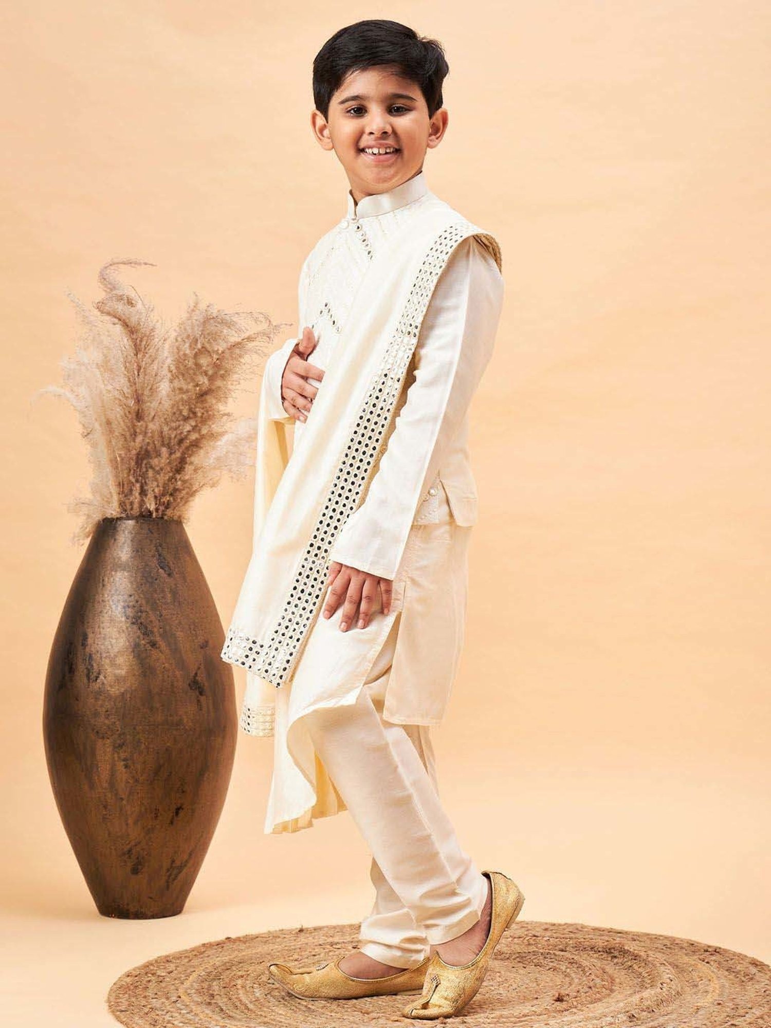 VASTRAMAY Boys Cream Embroidery Full Sleeves Kurta Sets