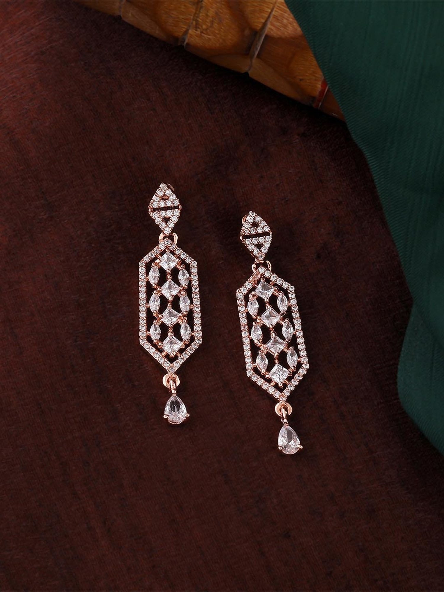 Estele Rose Gold-Plated Lavish Luxe Designer Choker Style Necklace Set for Women