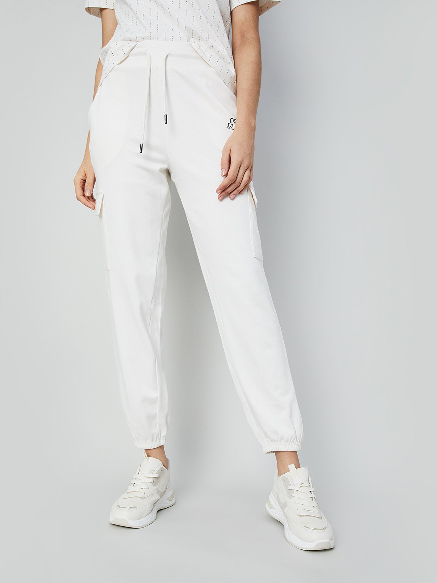 KAPPA White Printed Regular Fit Mid Rise Joggers