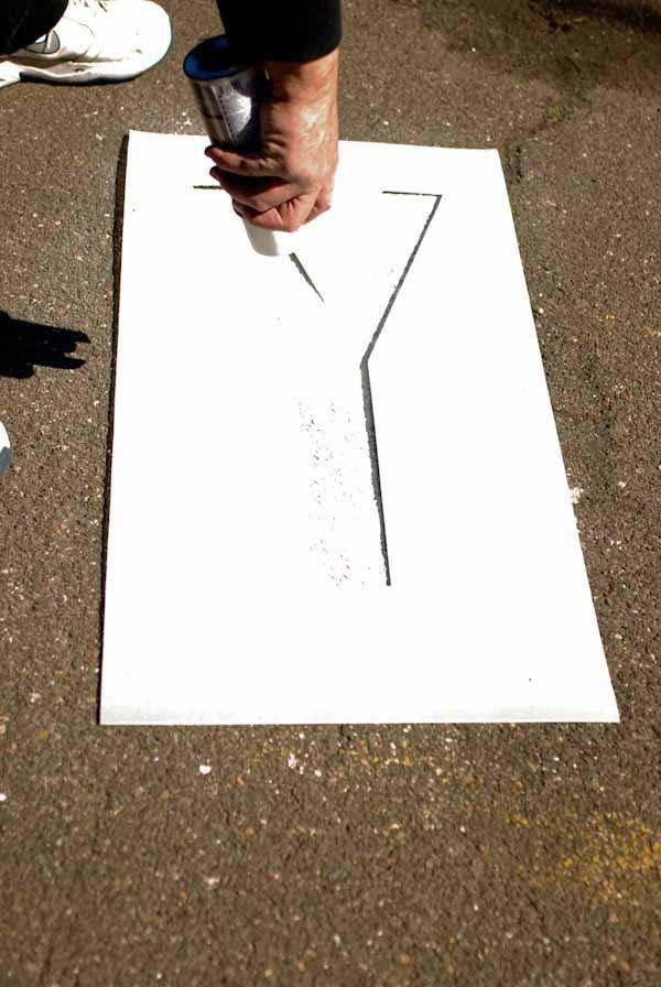 Individual Letter and Number Stencils 8" - character 'D'