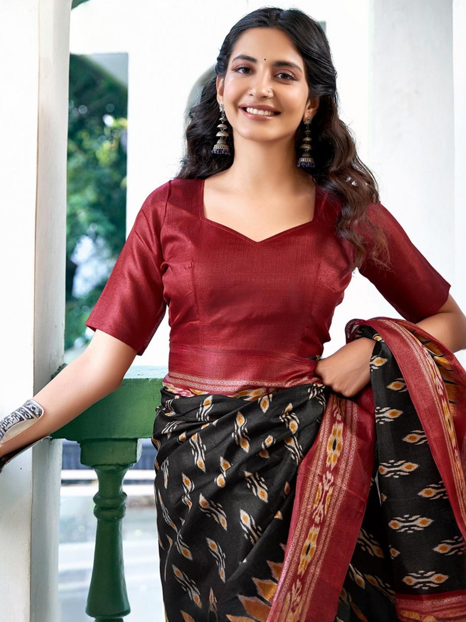 Satrani Black & Maroon Printed Saree With Unstitched Blouse