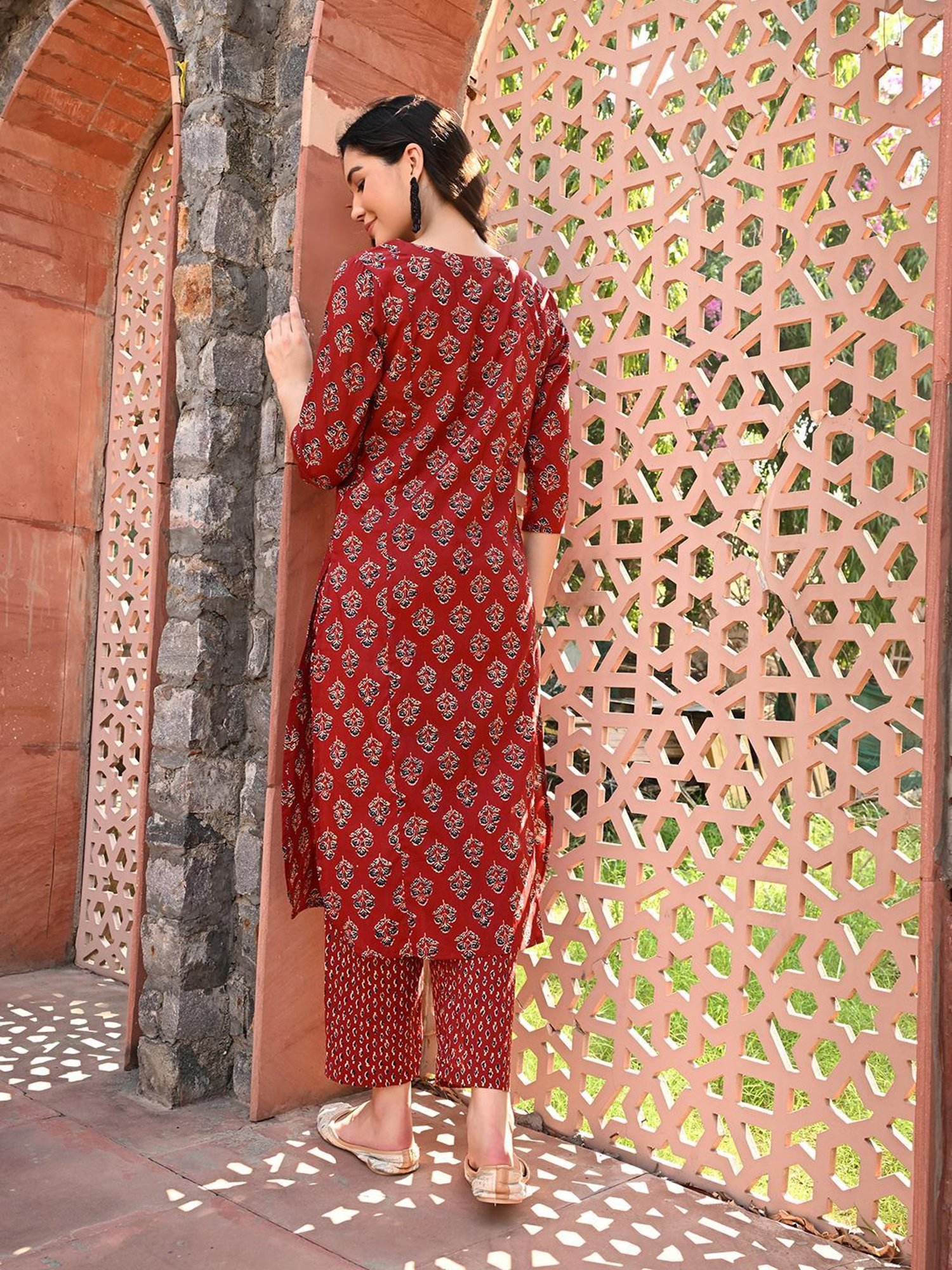 DECKEDUP Maroon Floral Print Kurta With Pants
