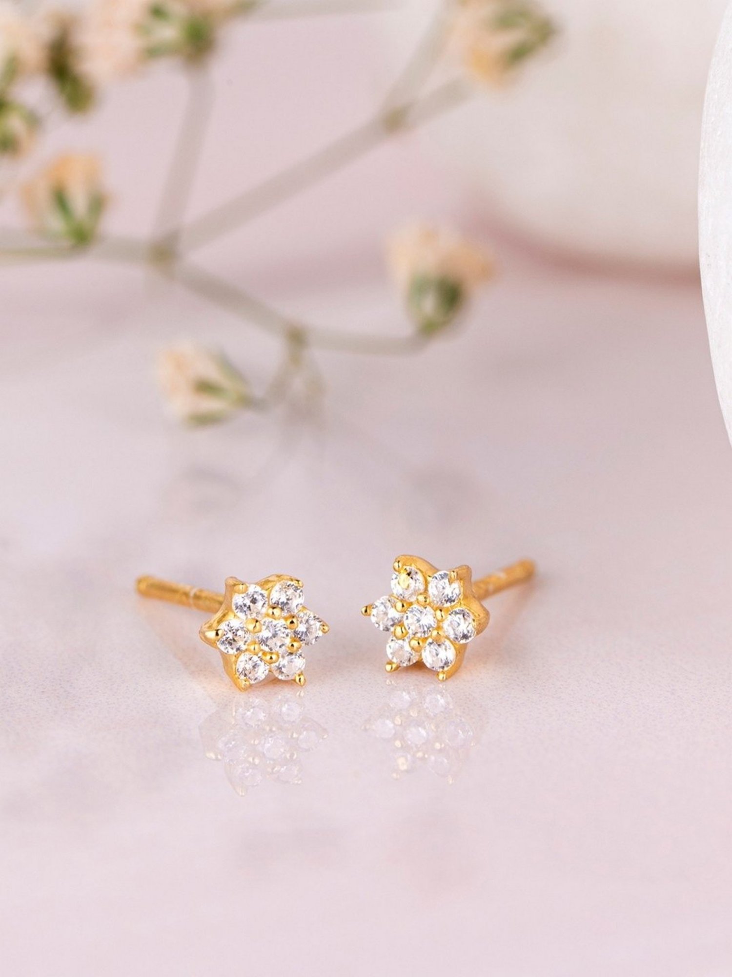 Zavya Enchanting Floral 92.5 Sterling Silver in Gold Plating Stud