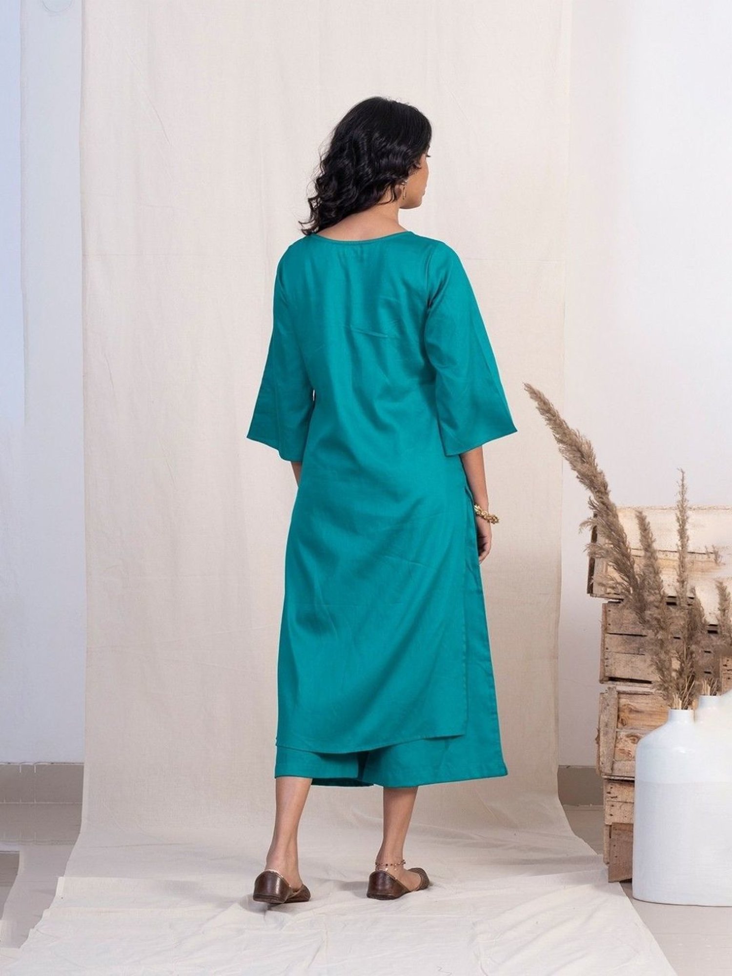 Akiso Jashn Blue Round Neck With Pintucks