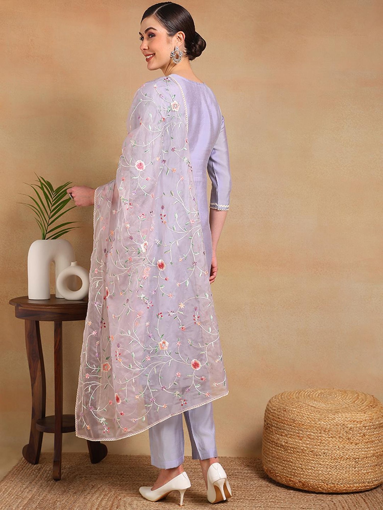 Vaamsi Purple Embroidered Kurta Pant Set With Dupatta