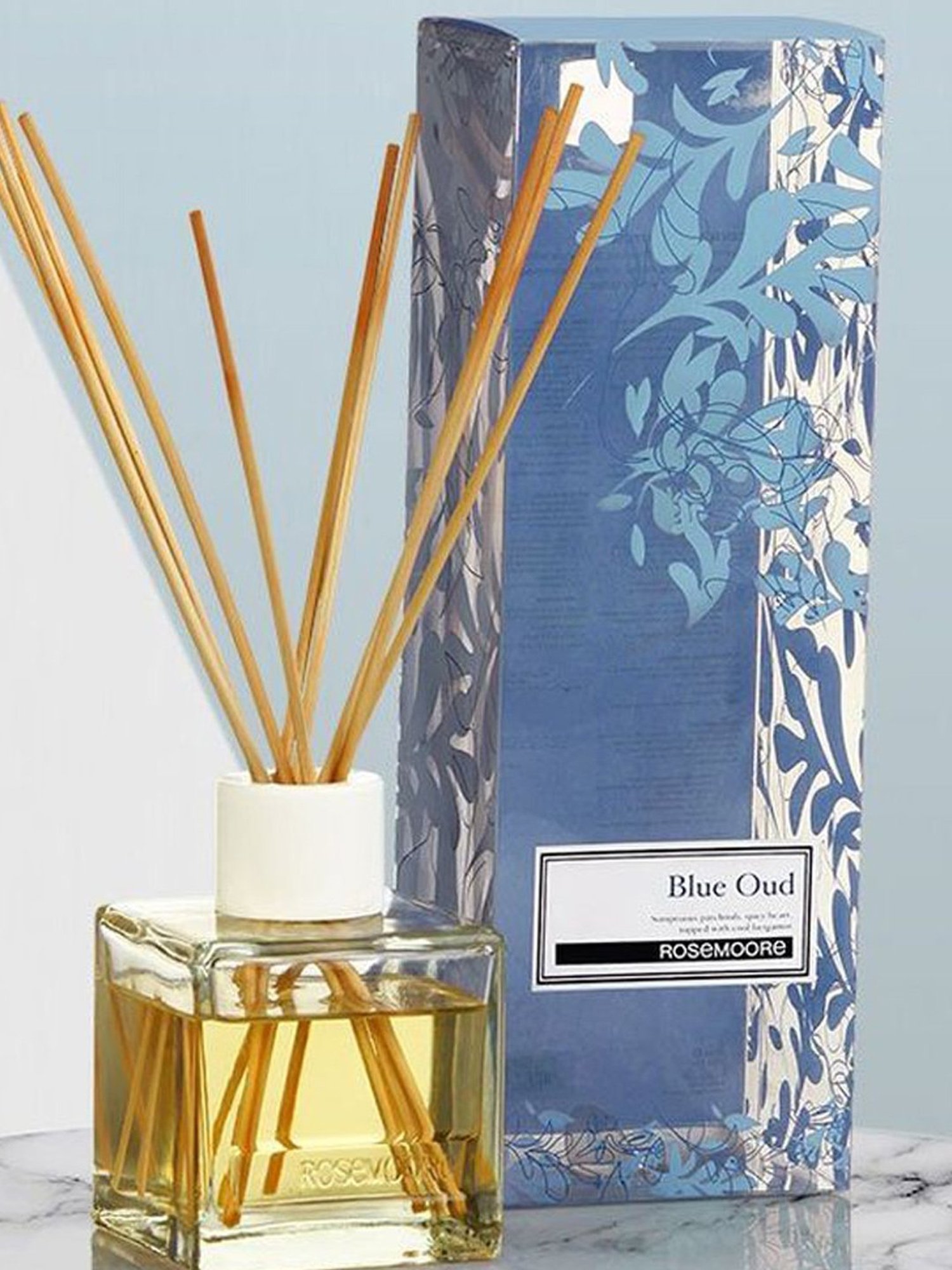 Rosemoore Reed Diffuser set with aroma oil & reed stick Blue oud - (200 ml)