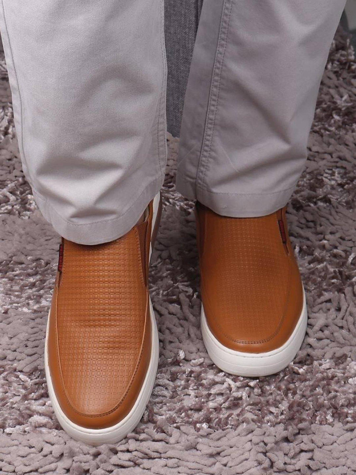 Red Chief Men's Tan Casual Loafers