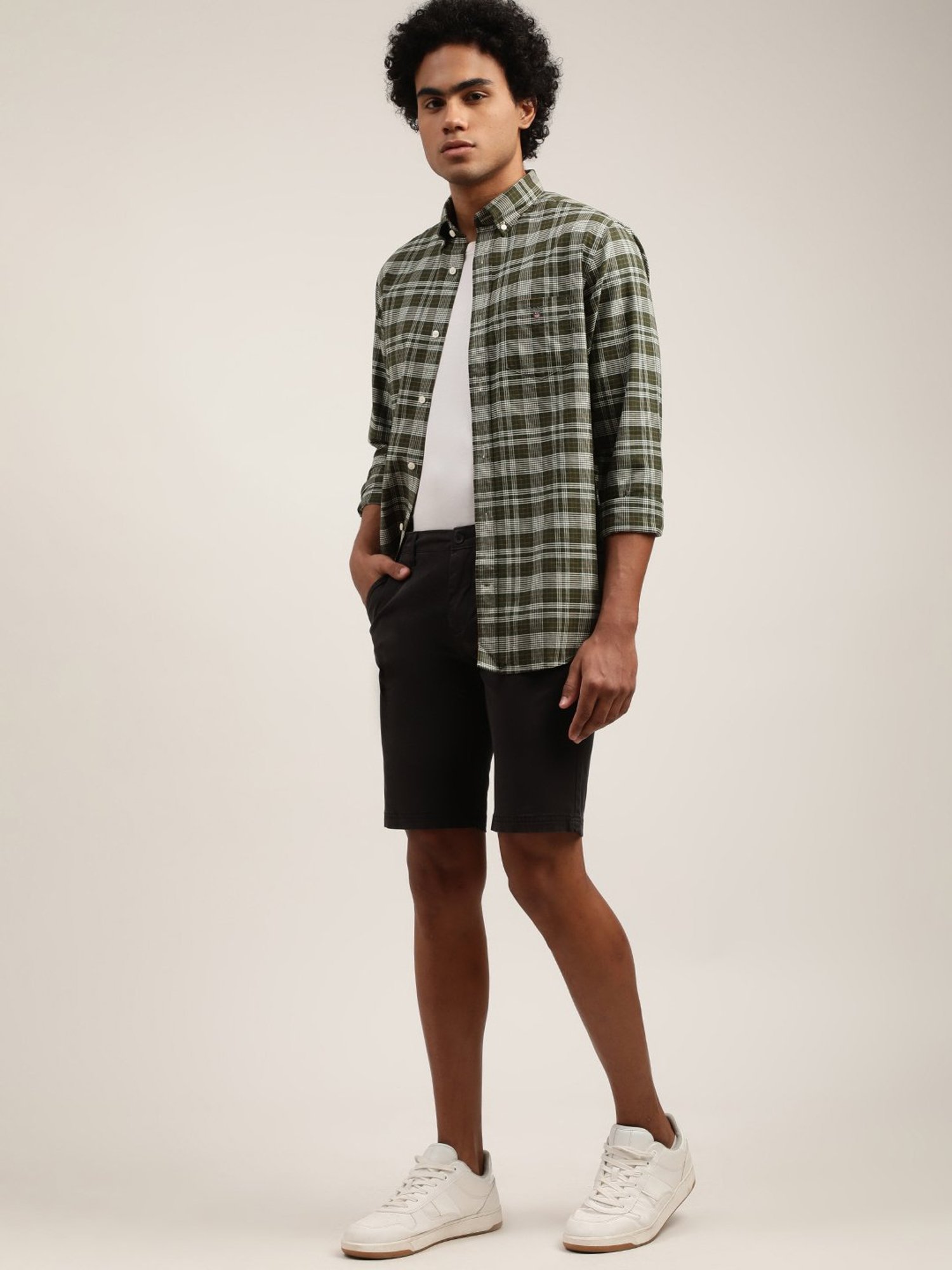 Lindbergh Black Regular Fit Shorts