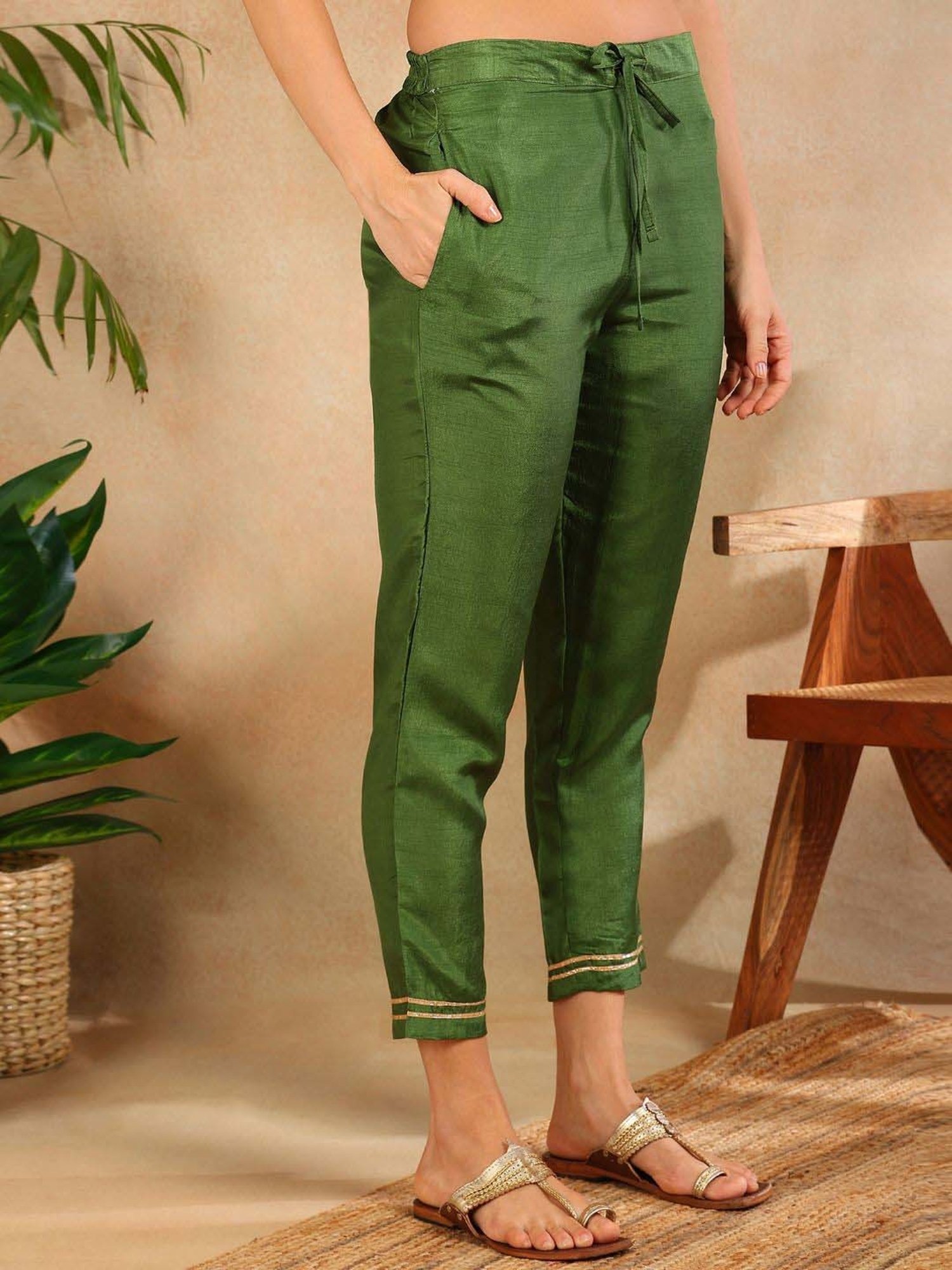 Vaamsi Green Woven Pattern Kurta Pant Set With Dupatta