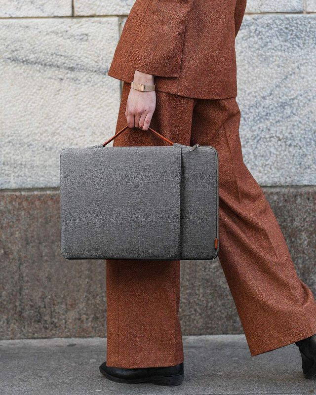 BELKIN Black 13"  Laptop/Chromebook sleeves Black - Model B2B064-C00