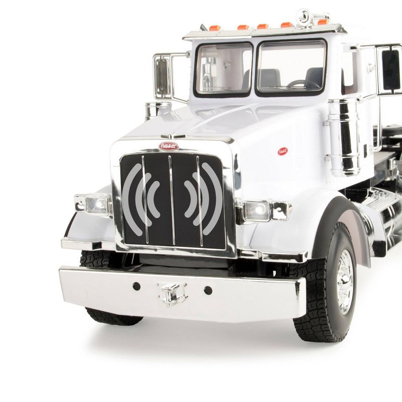 Hollywood Rides Stranger Things 1:24 Diecast - 1979 Chevy Camaro with Coin