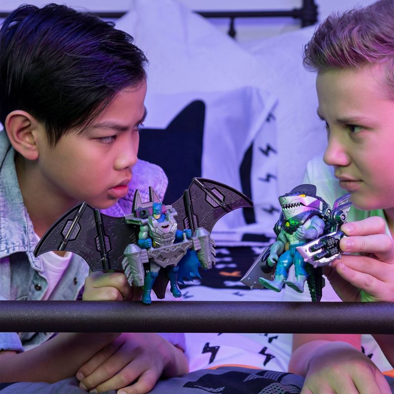 Batman Mega Gear Deluxe 4" Action Figure with Transforming Armor