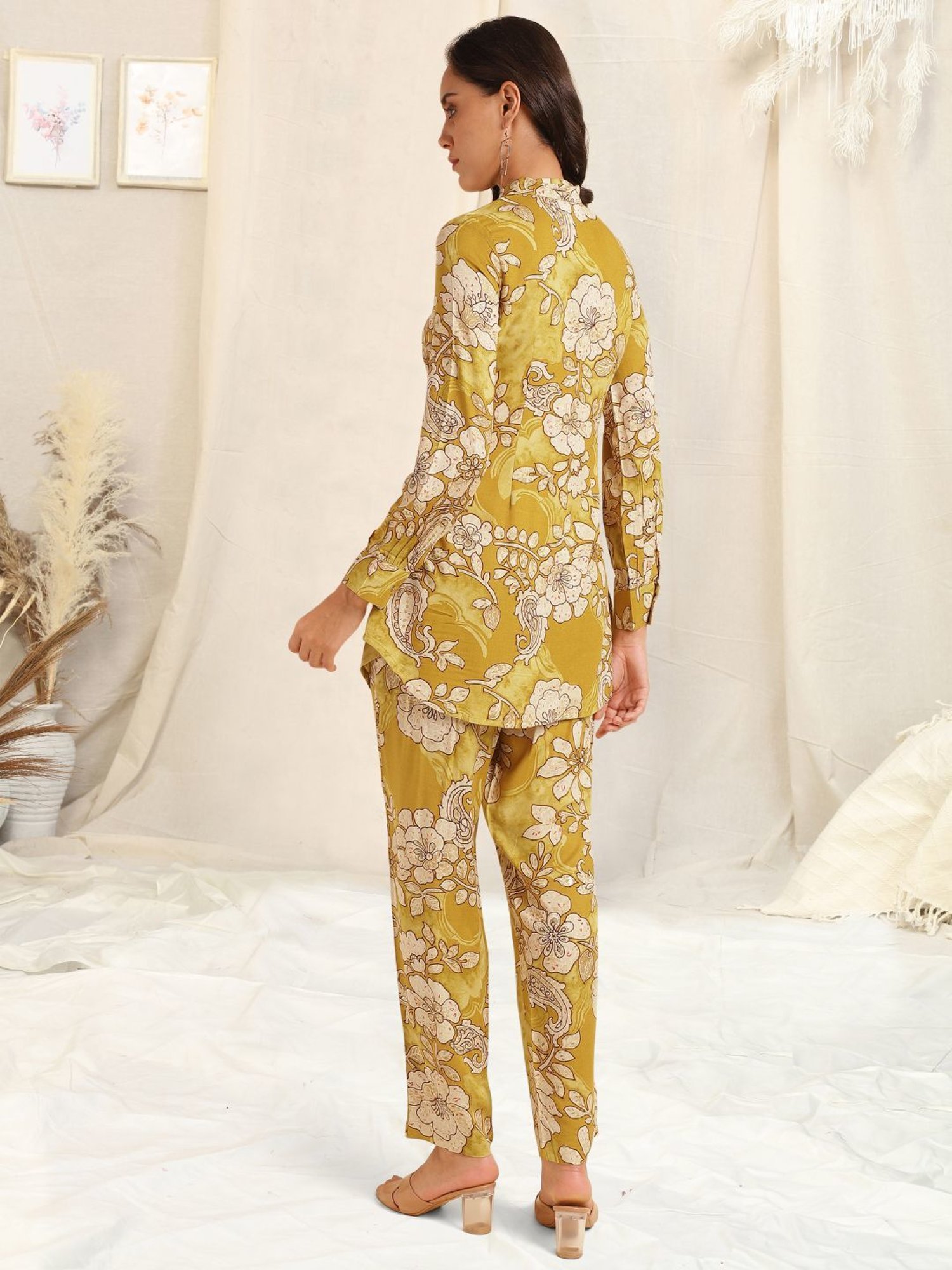 MIRCHI FASHION Mustard Printed Shirt Pant Set