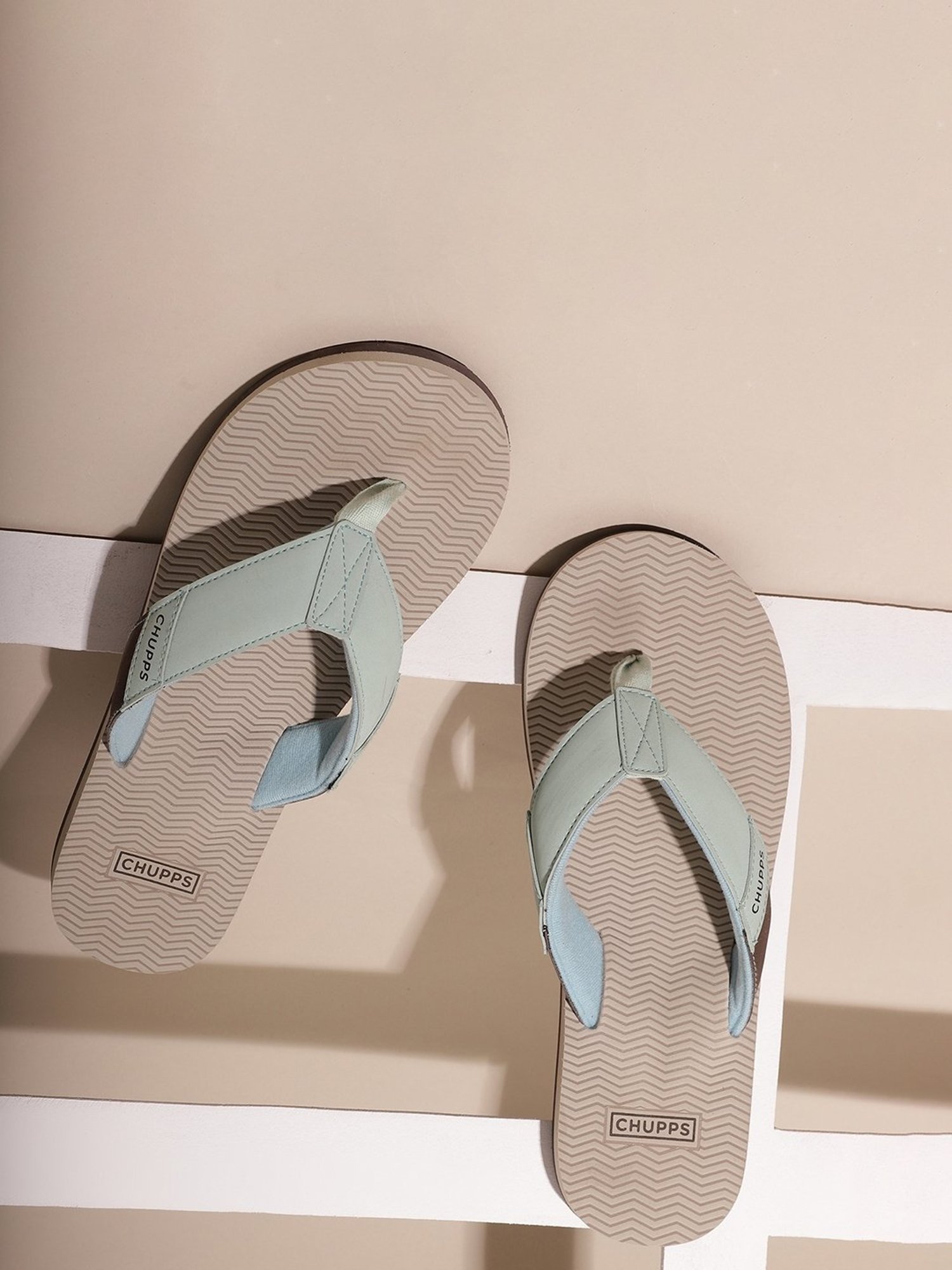 Chupps Men's Grey Flip Flops