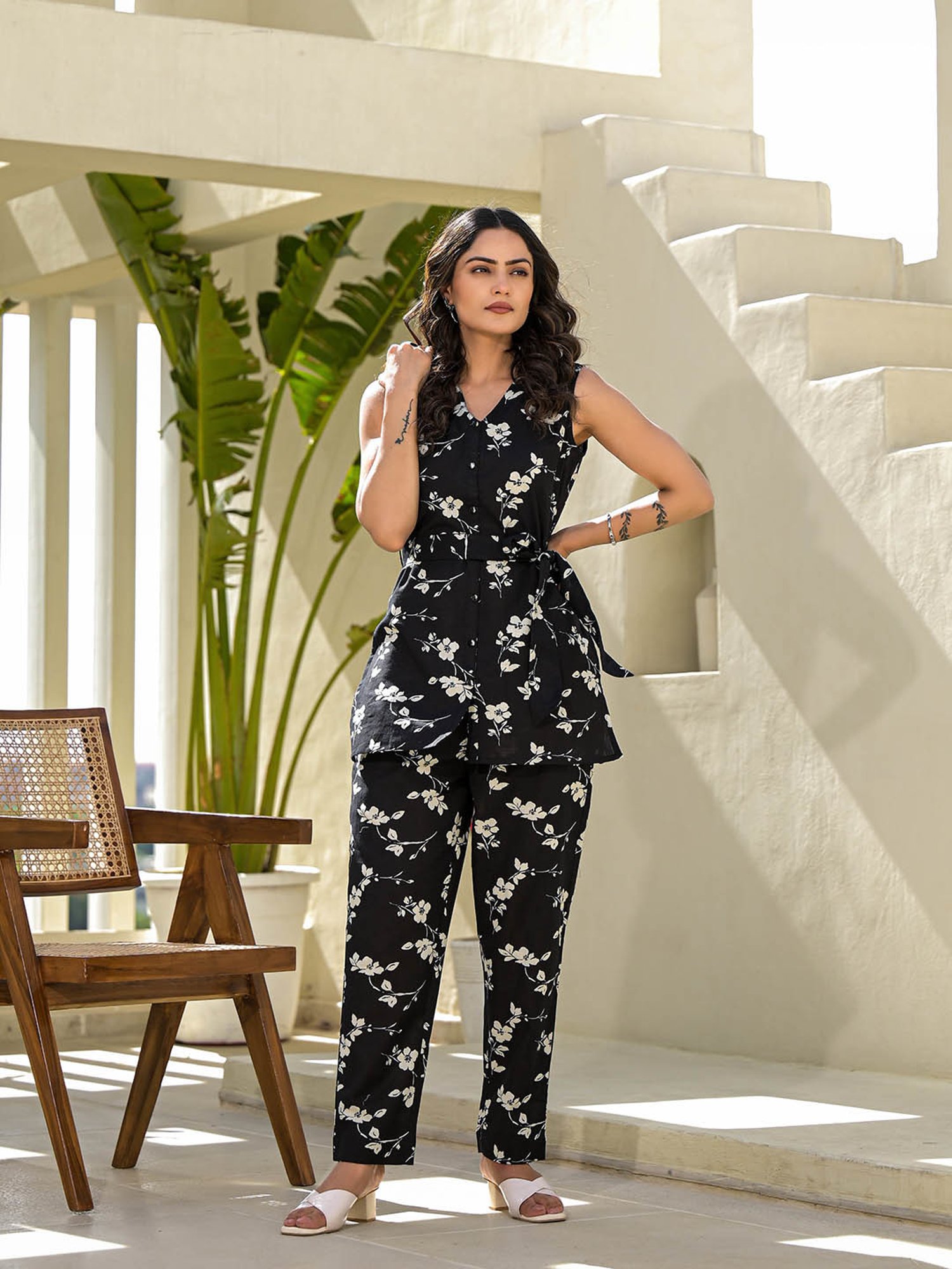 Yufta Black Printed Top & Pant Set With Belt