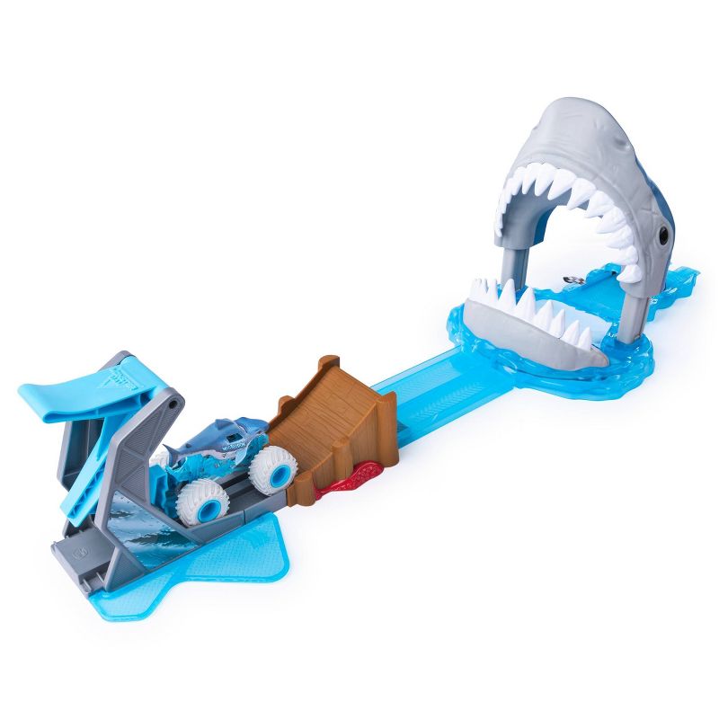 Monster Jam 1:64 Basic Stunt Playset Assortment - Shark Attack
