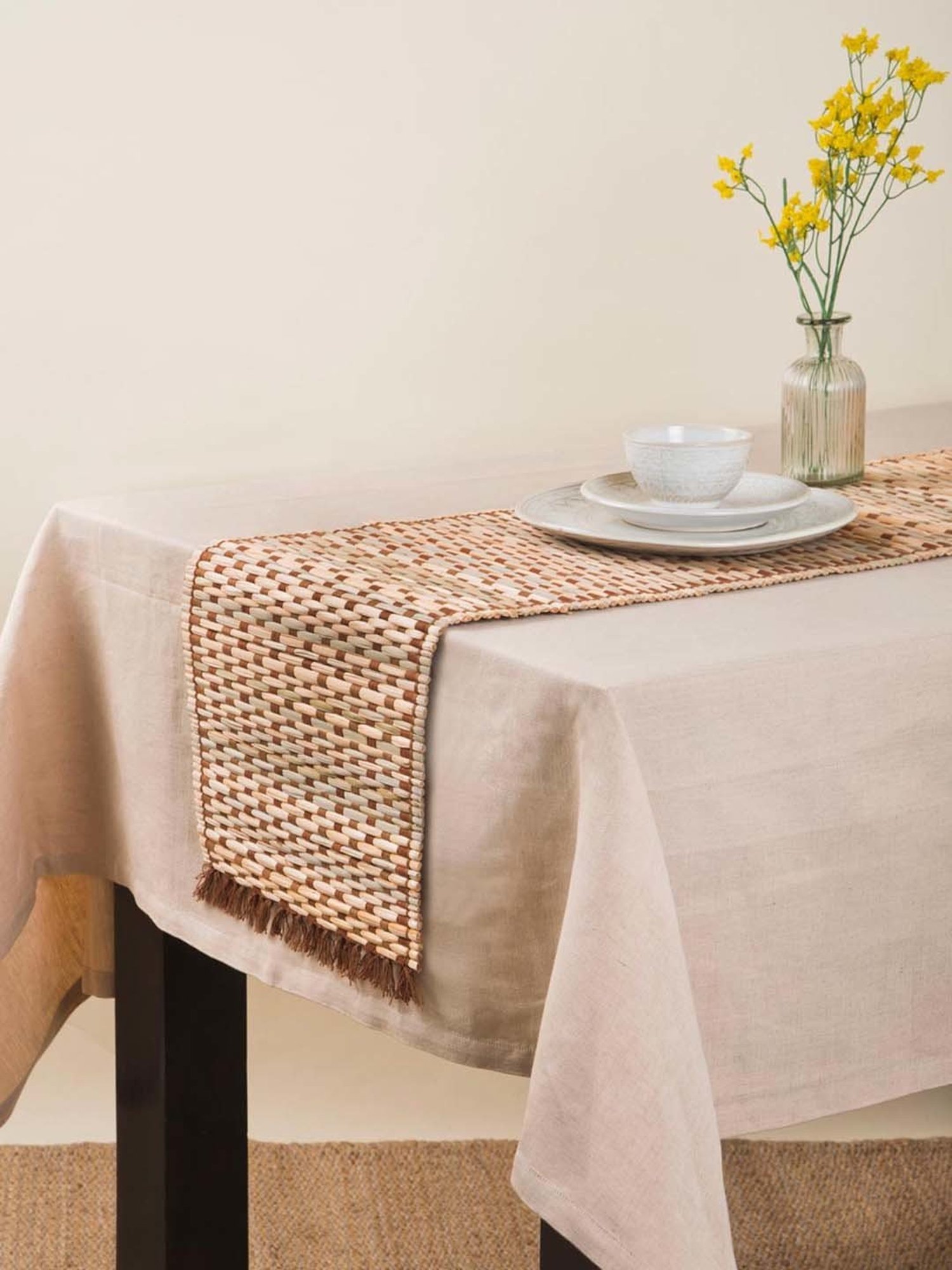 Juvale Placemats with Table Runner (Gold Foil, 6 Pieces)