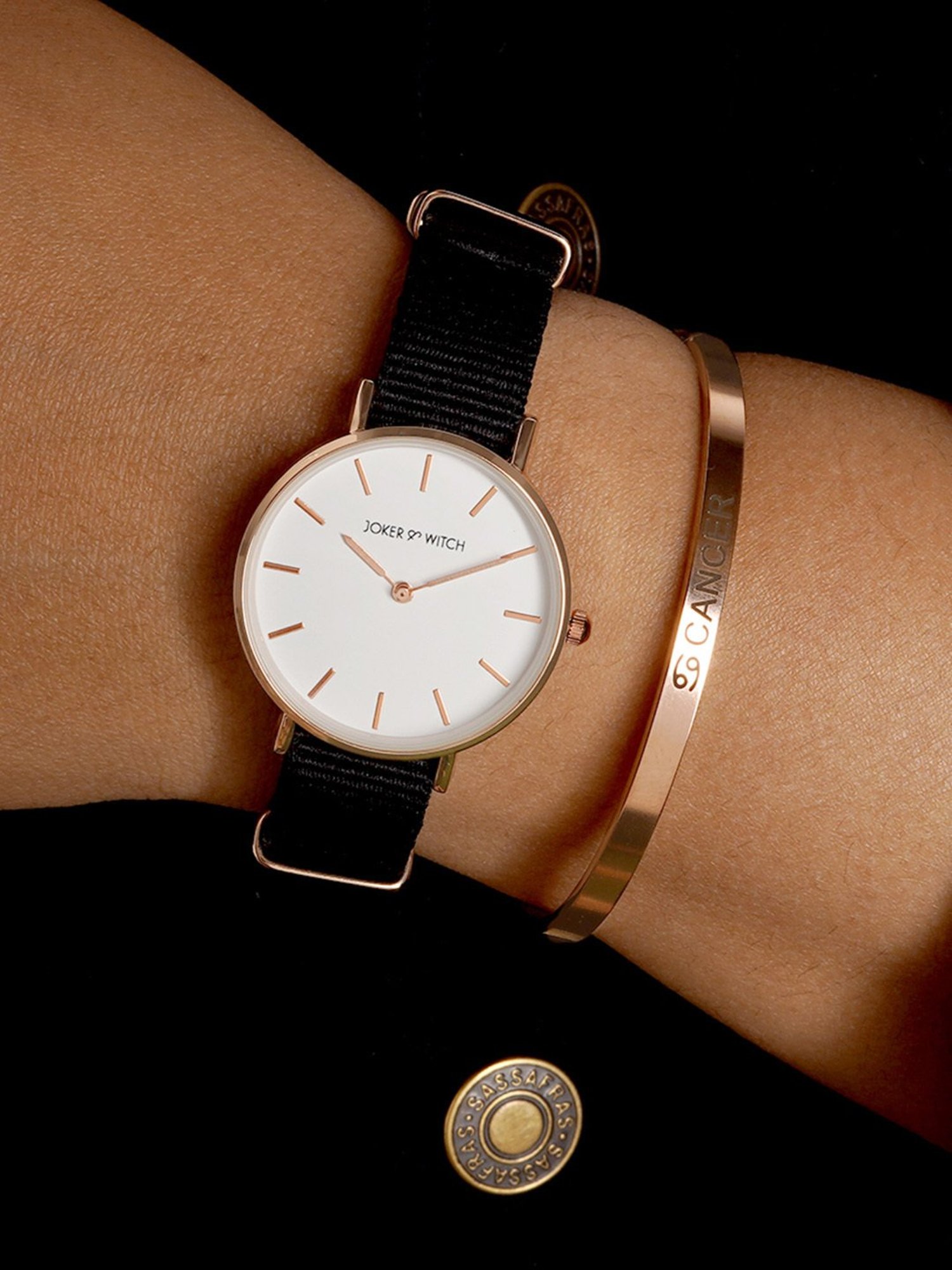 Daniel Klein DKG002-1 Analog Watch for Women With Bracelets