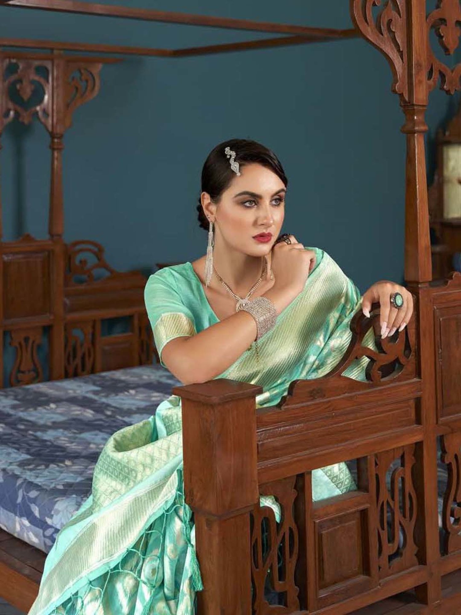 Elora Sea Green Linen Woven Saree With Unstitched Blouse