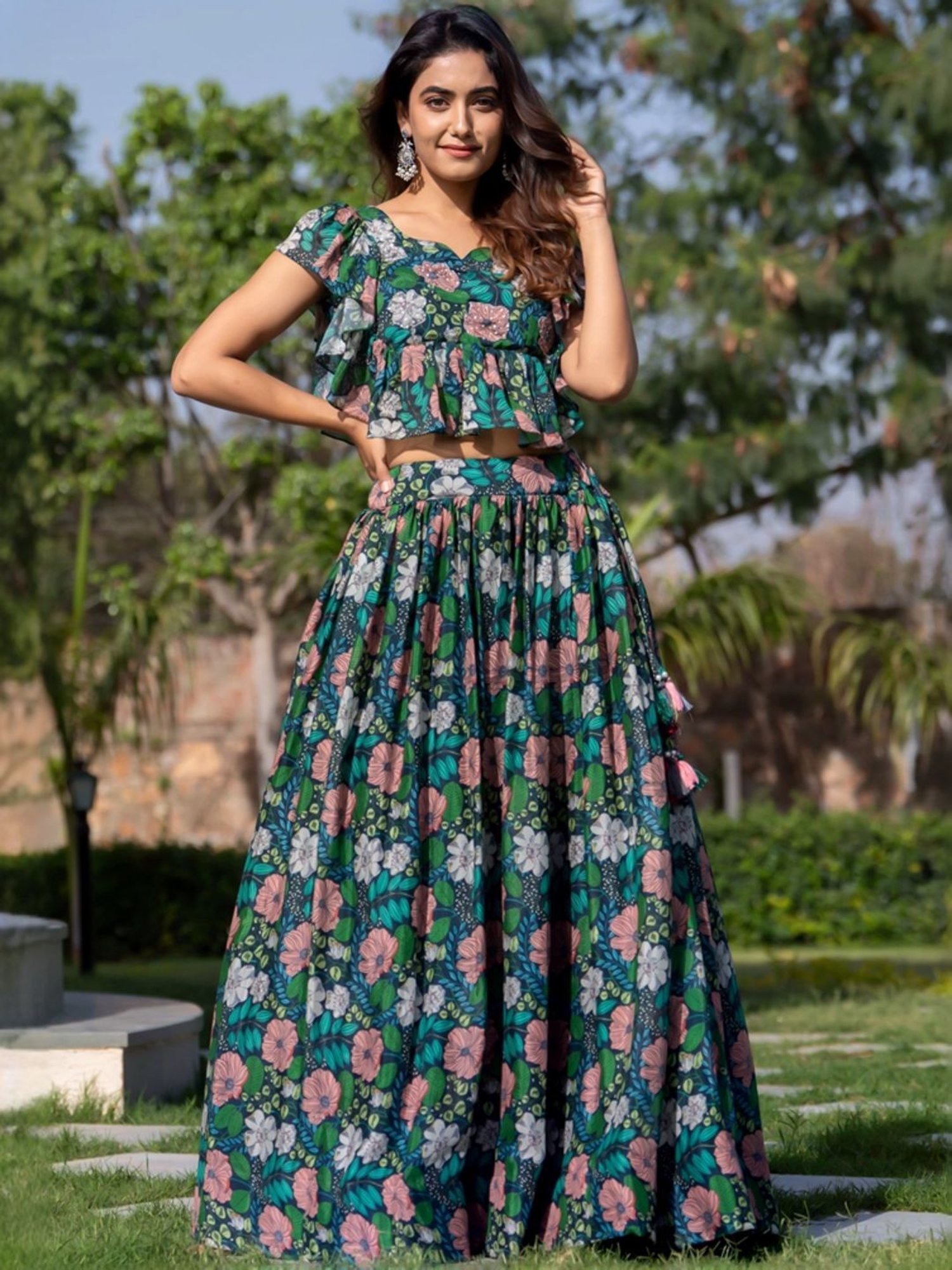 HOUSE OF JAMOTI Green Printed Crop Top Skirt Set