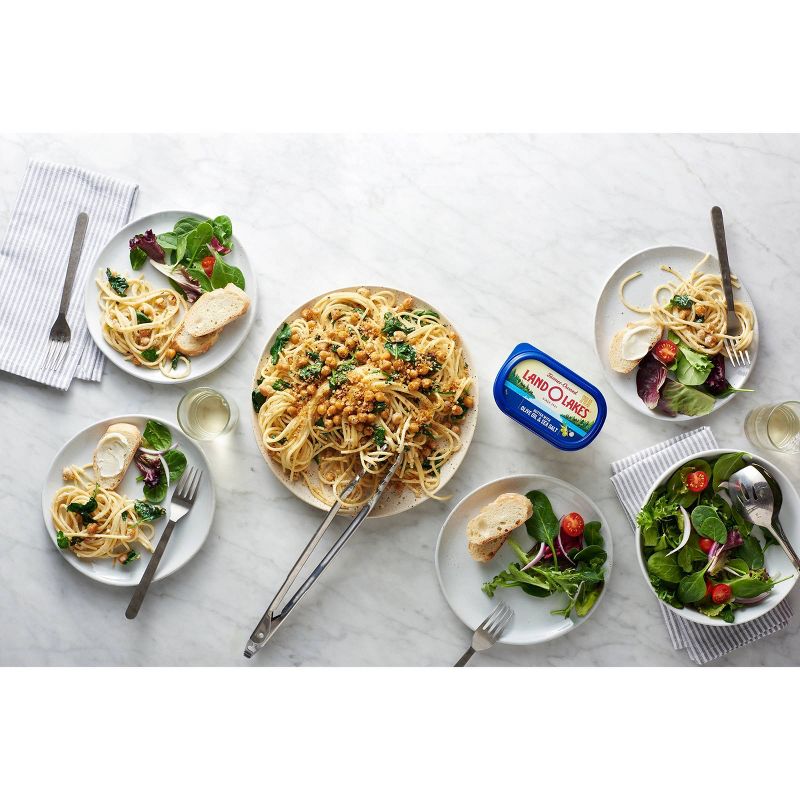 Land O Lakes Spreadable Butter with Olive Oil & Sea Salt - 13oz